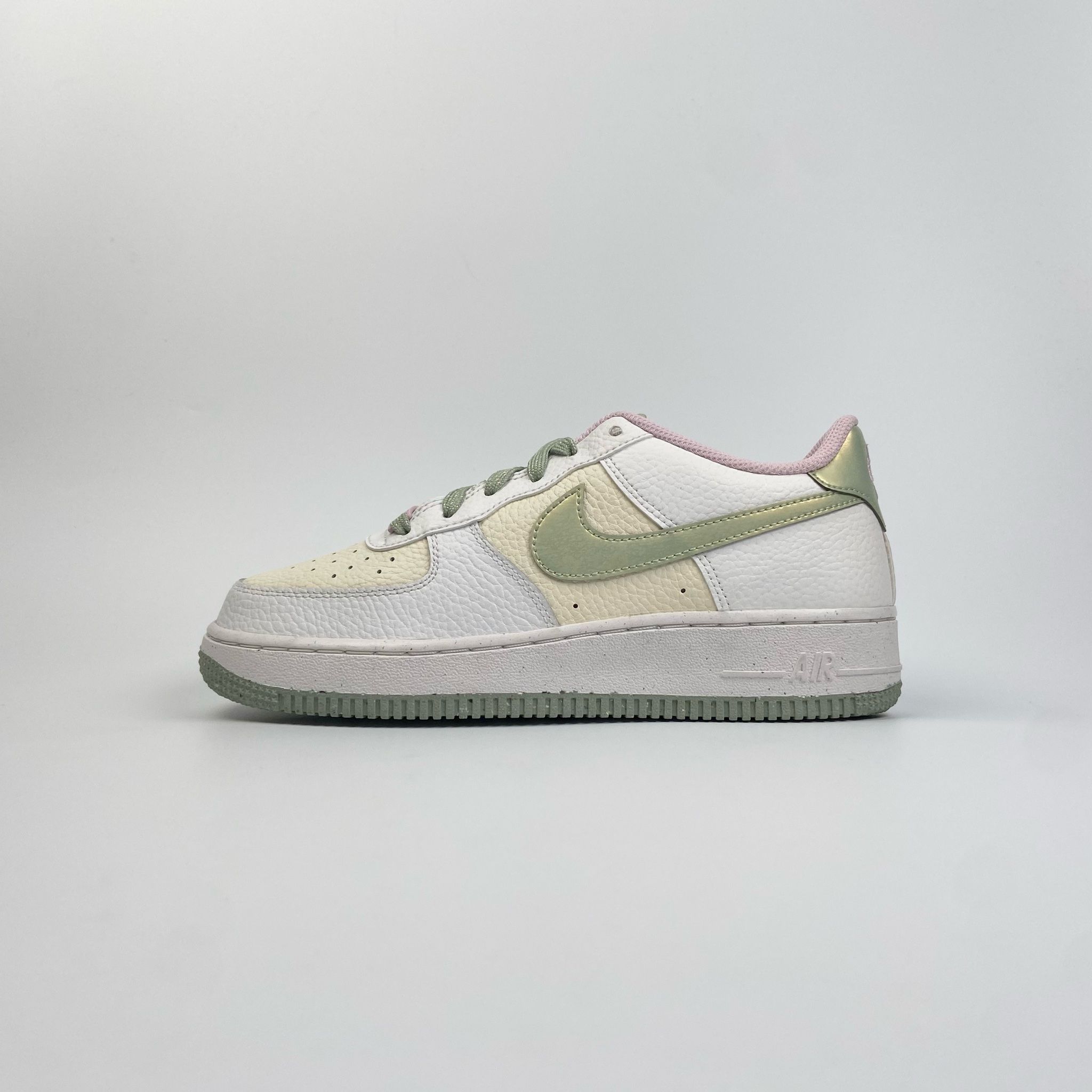 NIKE AIR FORCE 1 LOW SUMMIT WHITE HONEYDEW DQ0360-100