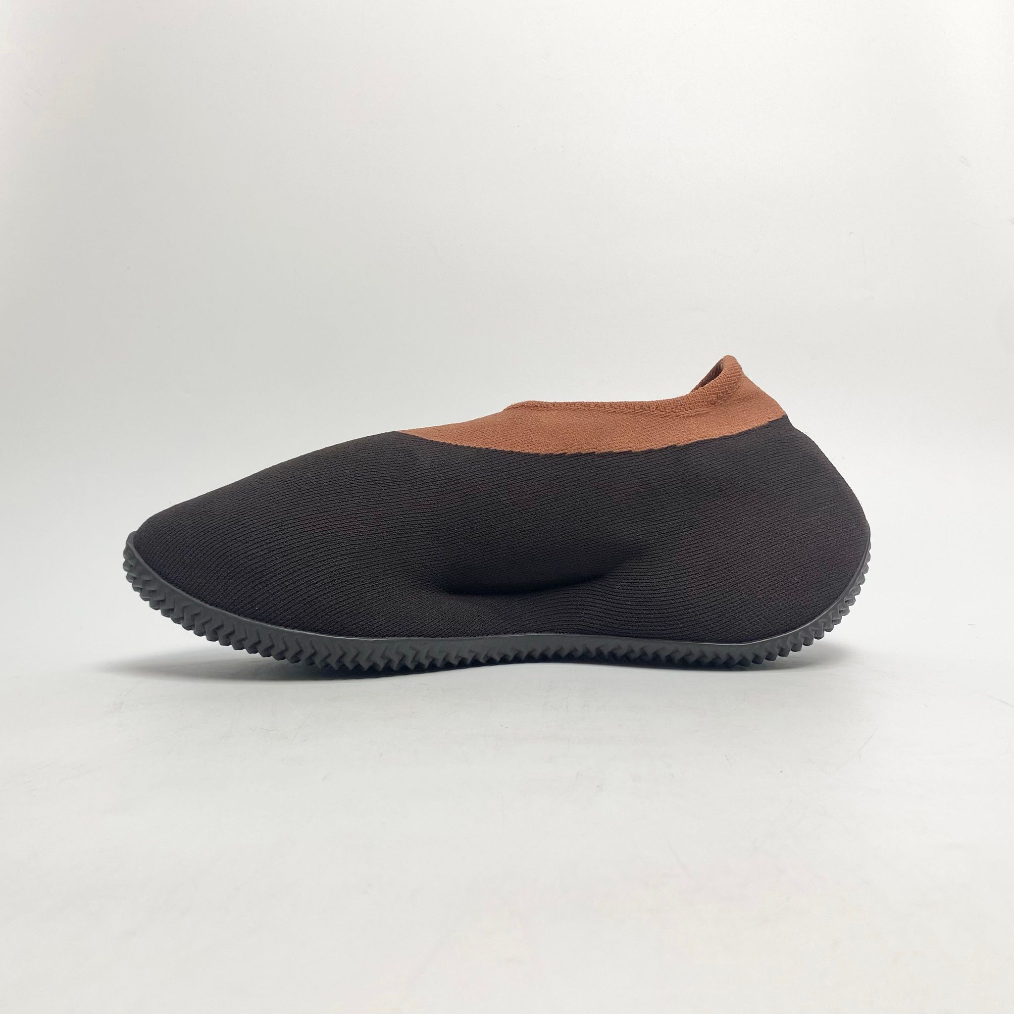 ADIDAS YEEZY KNIT RUNNER STONE CARBON GY1759