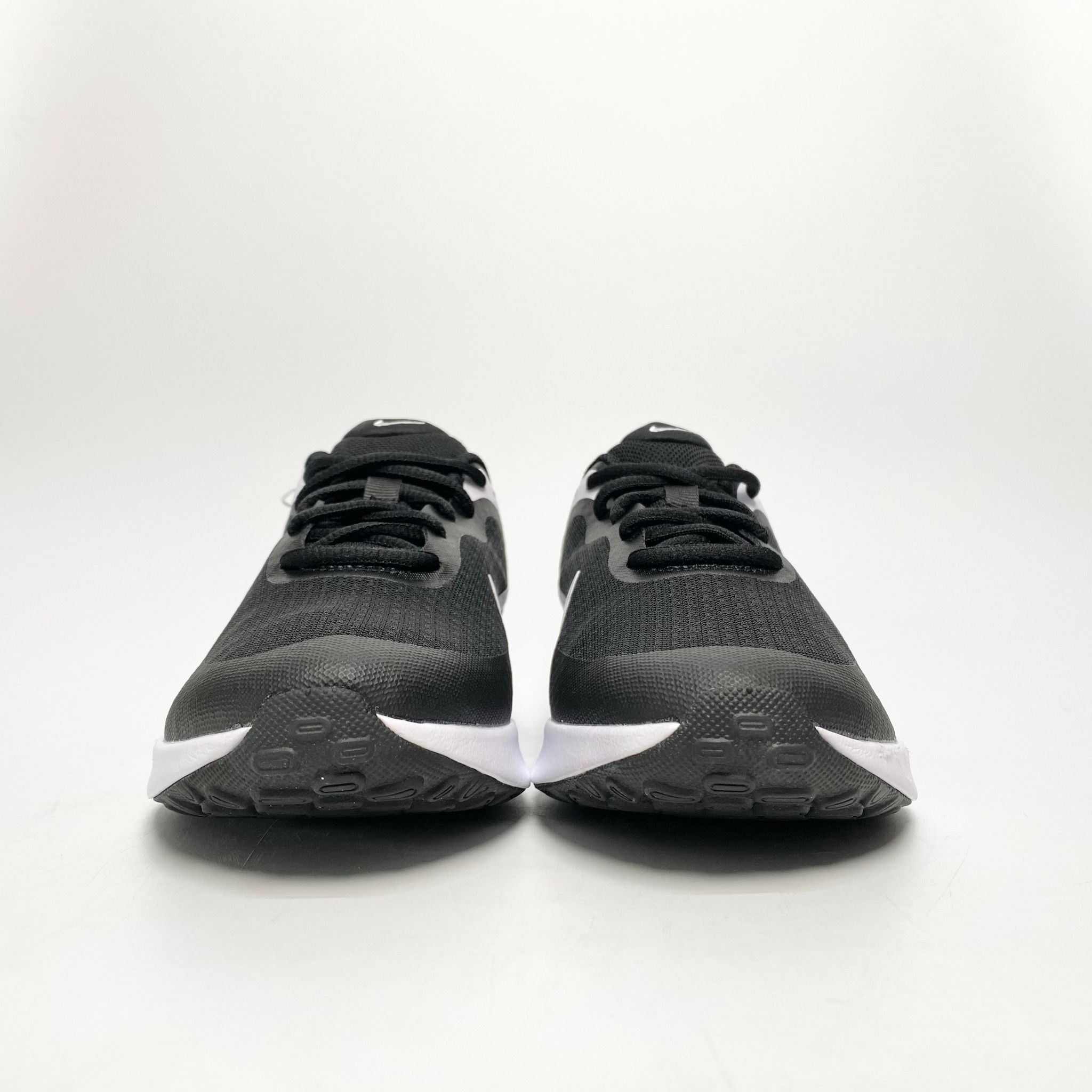 NIKE REVOLUTION 7 GS LIGHTWEIGHT BLACK WHITE FB7689-003