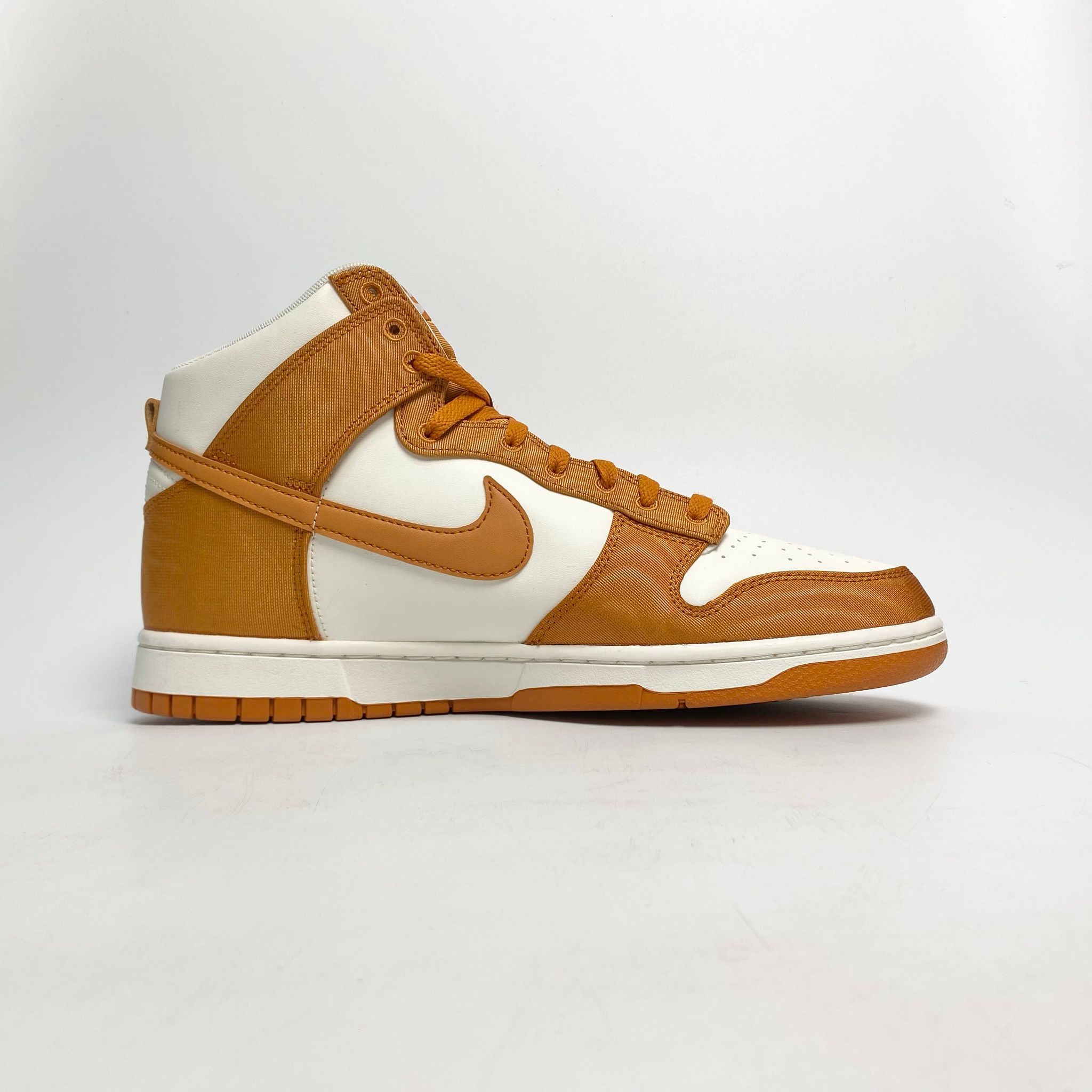 NIKE DUNK HIGH RETRO SE MONARCH DV7223-800