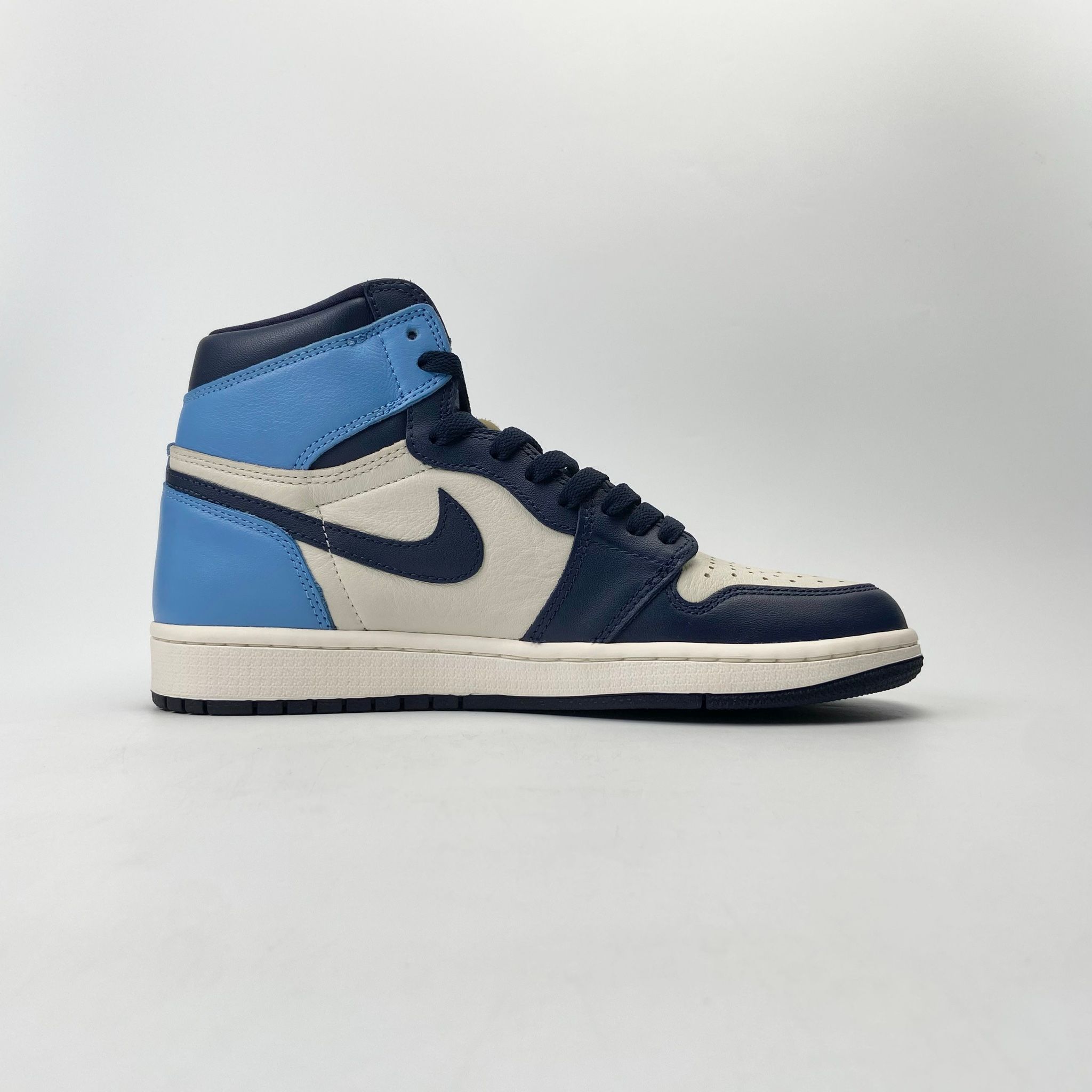 NIKE AIR JORDAN 1 RETRO HIGH OG OBSIDIAN 555088-140