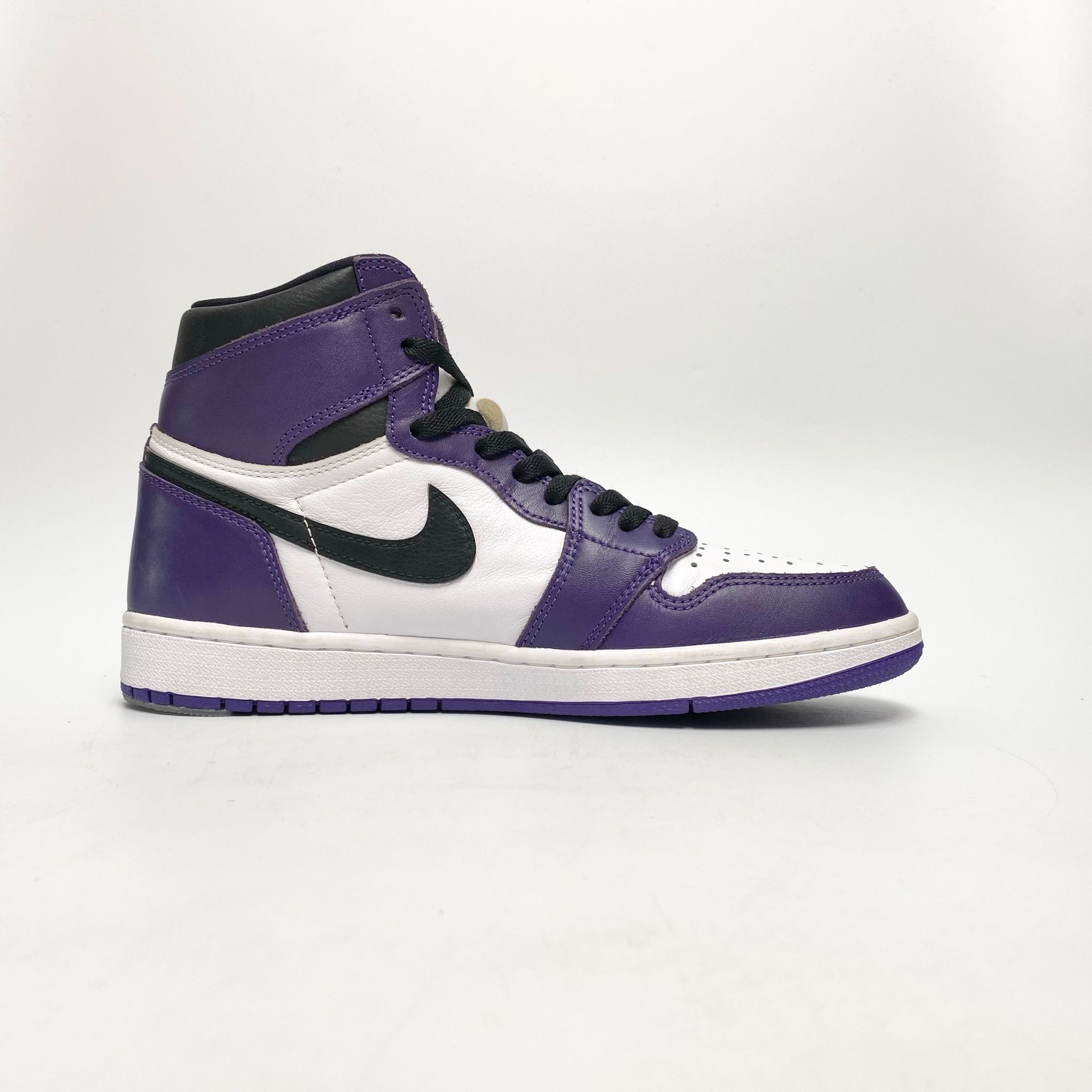 NIKE AIR JORDAN 1 RETRO HIGH OG COURT PURPLE 2.0 555088-500
