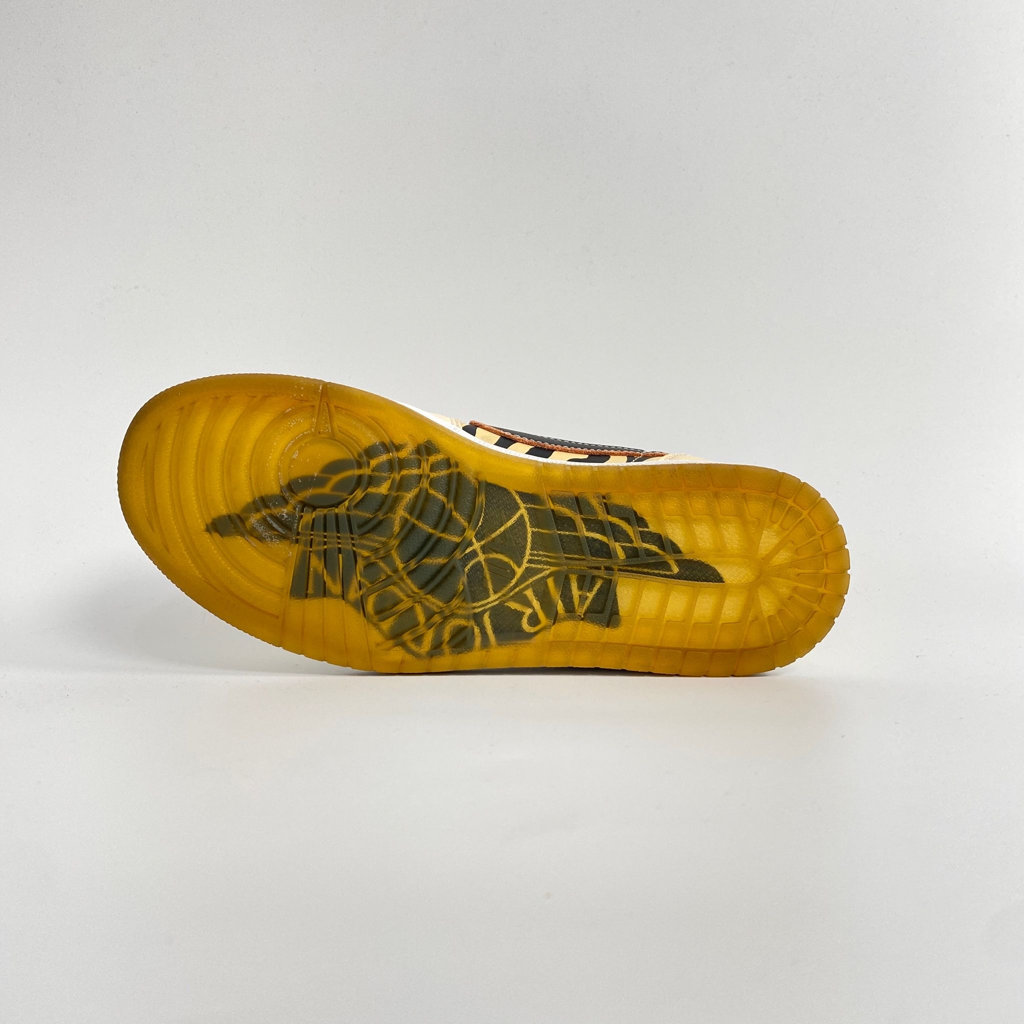 NIKE JORDAN 1 RETRO LOW OG CHINESE NEW YEAR – YEAR OF THE TIGER - DH6932-100