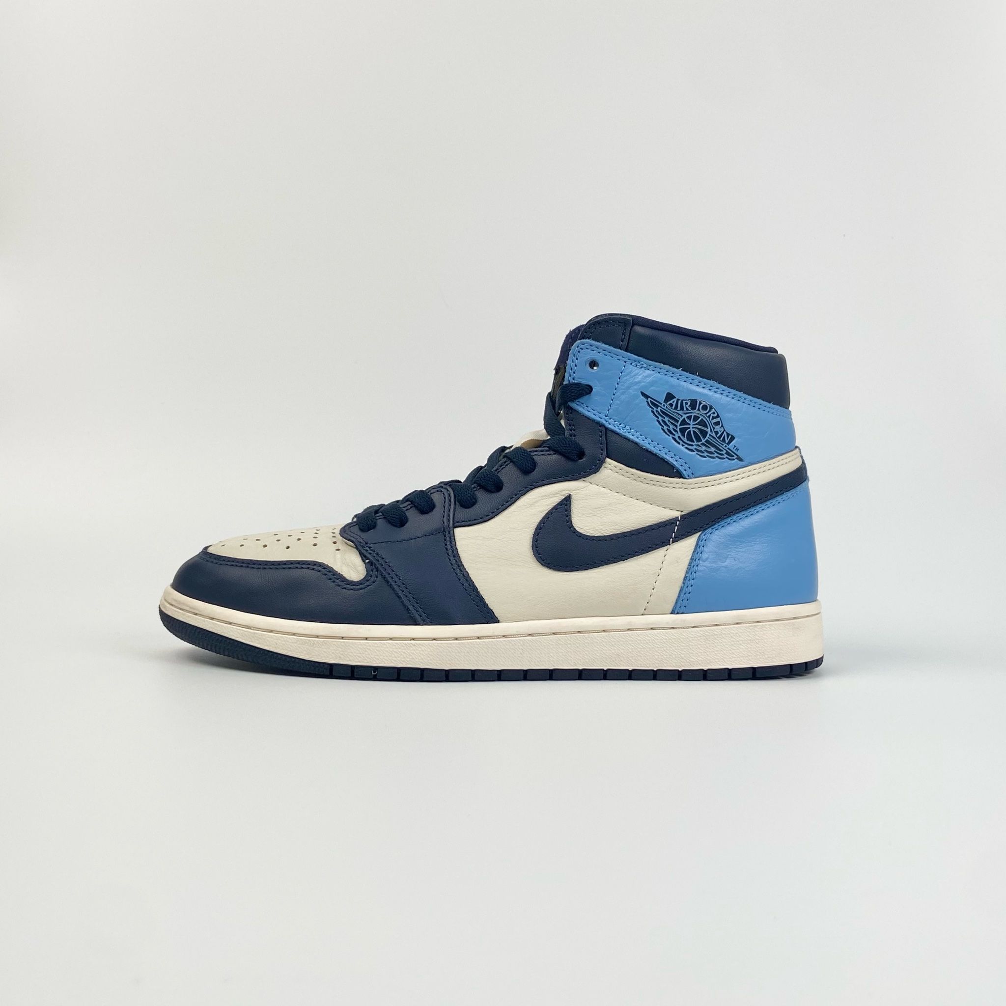 NIKE AIR JORDAN 1 RETRO HIGH OG OBSIDIAN 555088-140