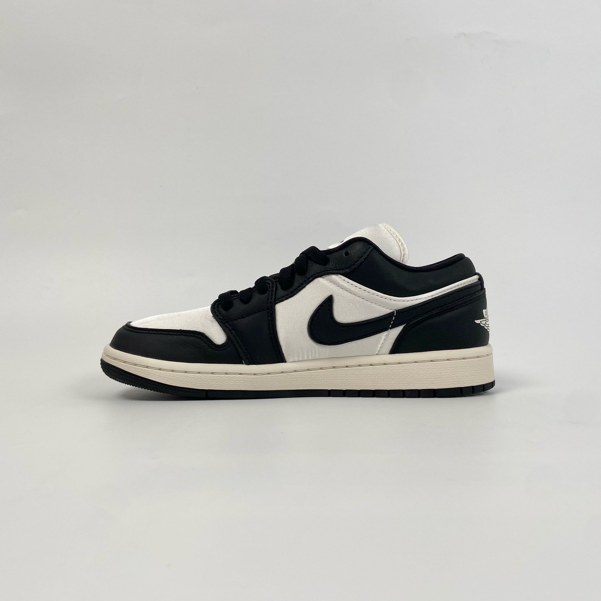 NIKE AIR JORDAN 1 LOW SE VINTAGE PANDA FB9893 101