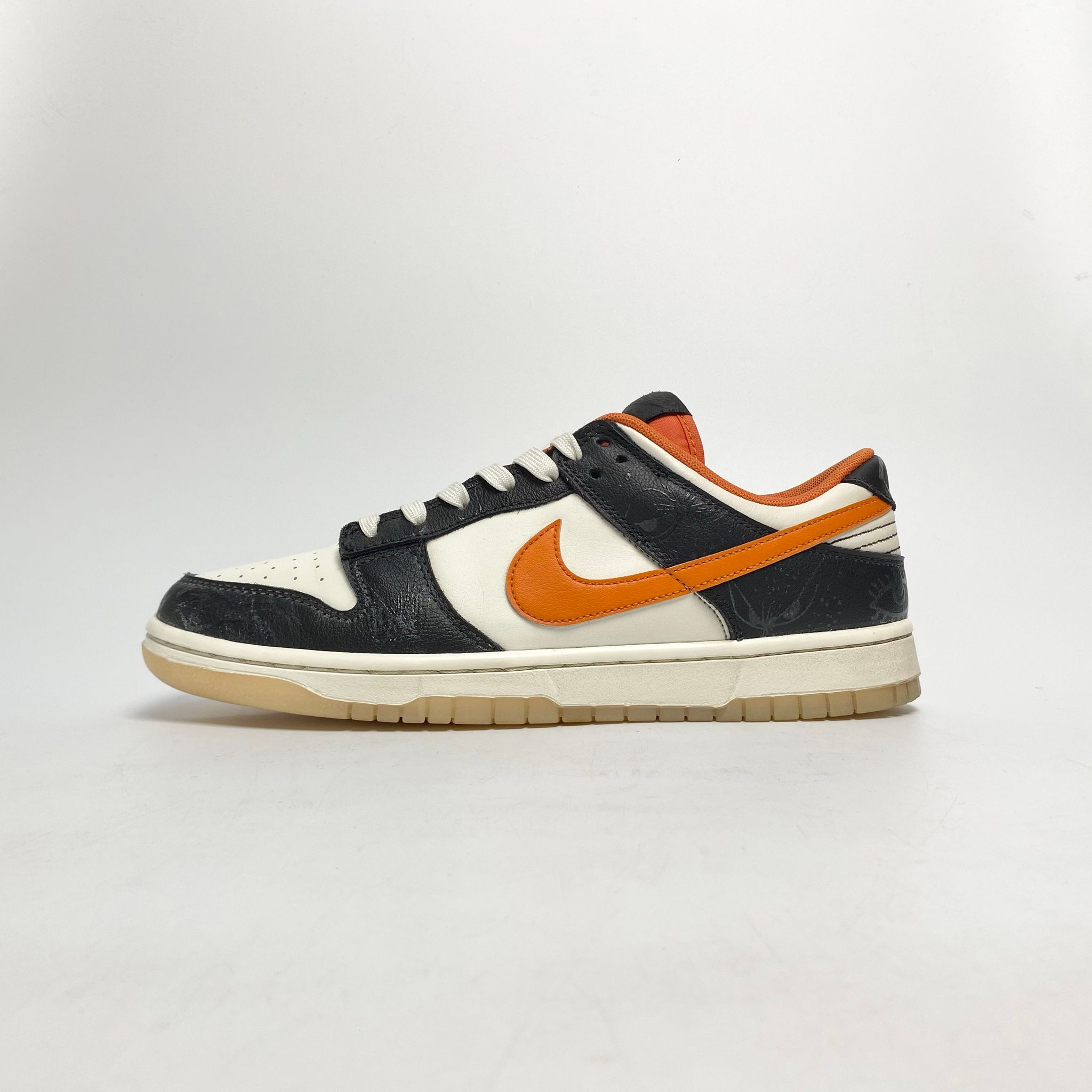 NIKE DUNK LOW PREMIUM HALLOWEEN DD3357-100