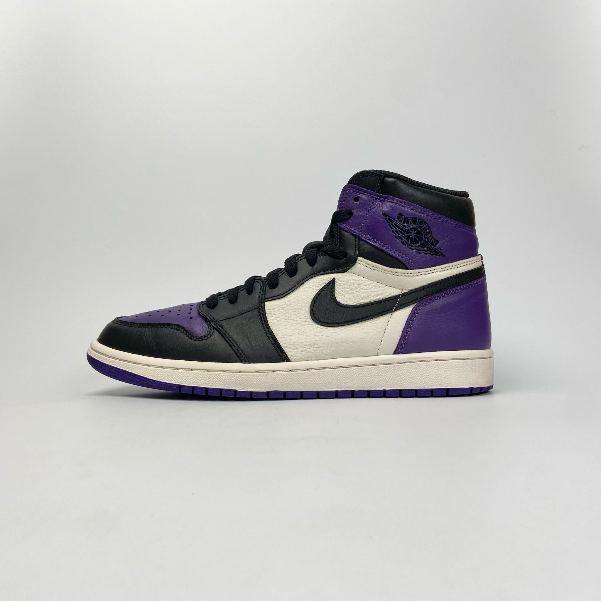 NIKE AIR JORDAN 1 RETRO HIGH OG COURT PURPLE 555088-501