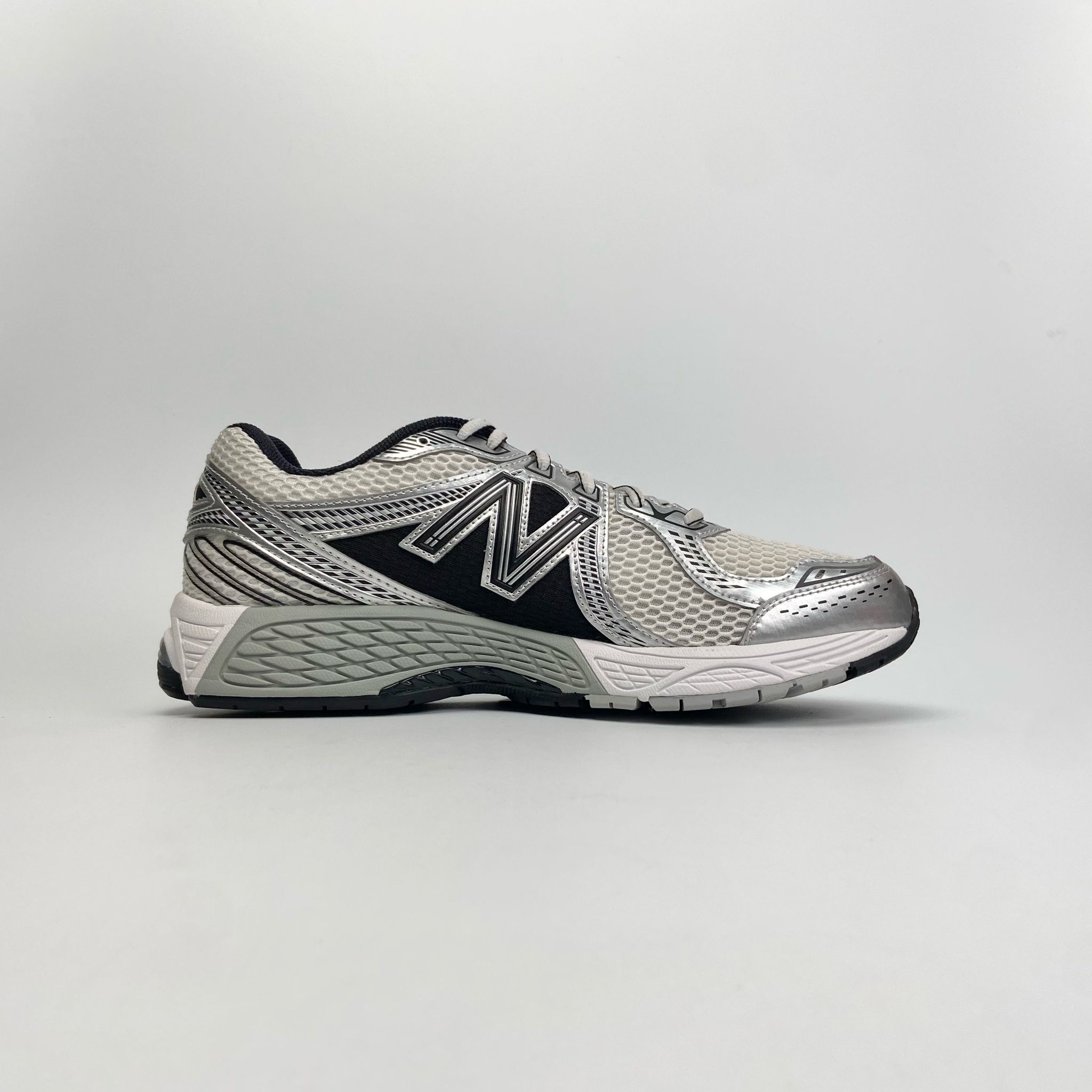 NEW BALANCE 860 D WHITE BLACK ML860XD