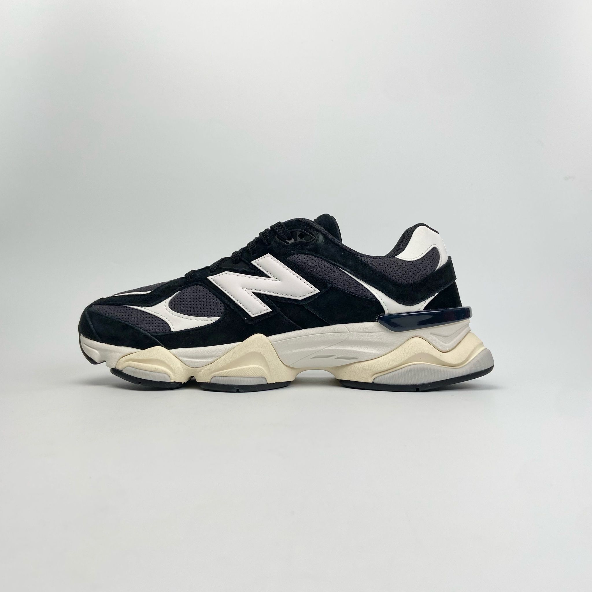 NEW BALANCE 9060 BLACK WHITE U9060AAA