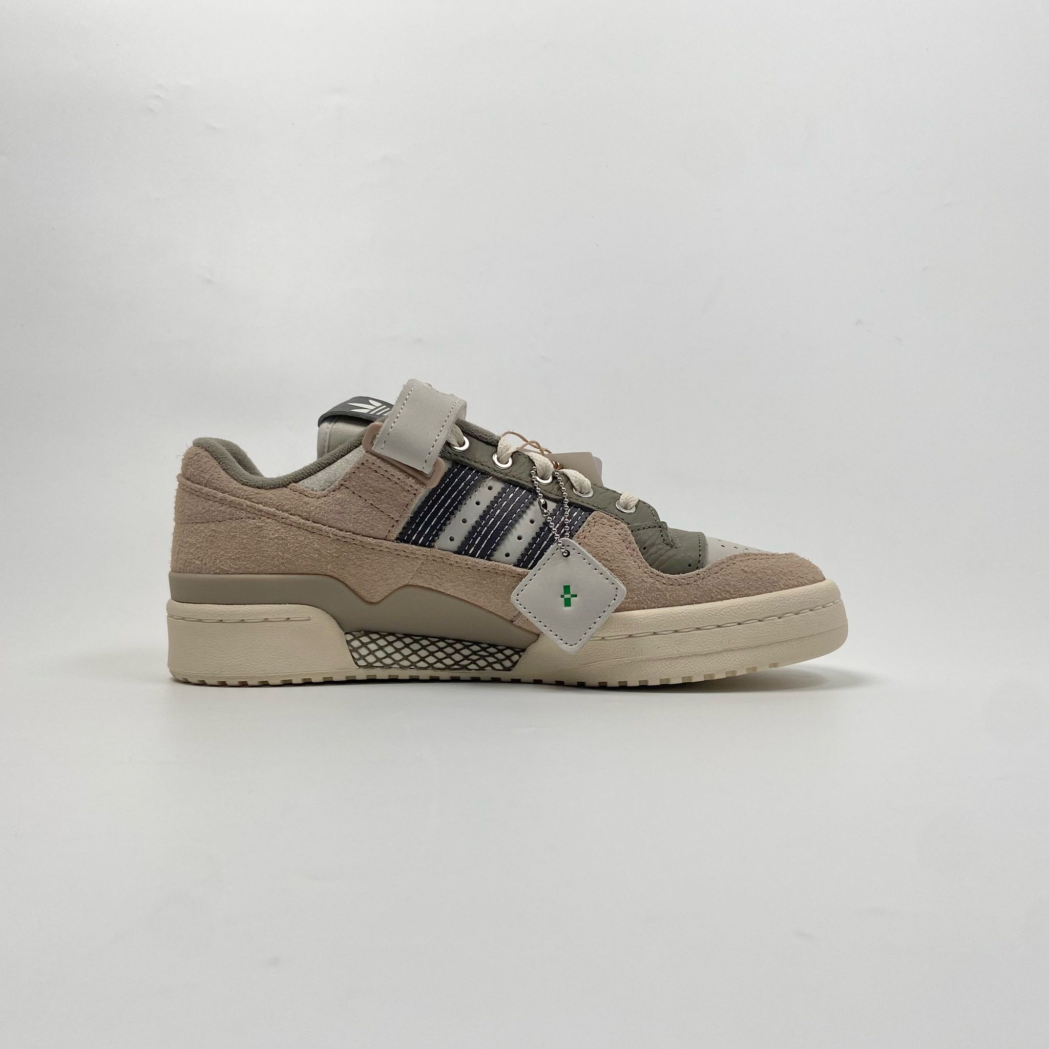 ADIDAS ORIGINALS FORUM 84 LOW X FOSS TAUPE BEIGE IE0026