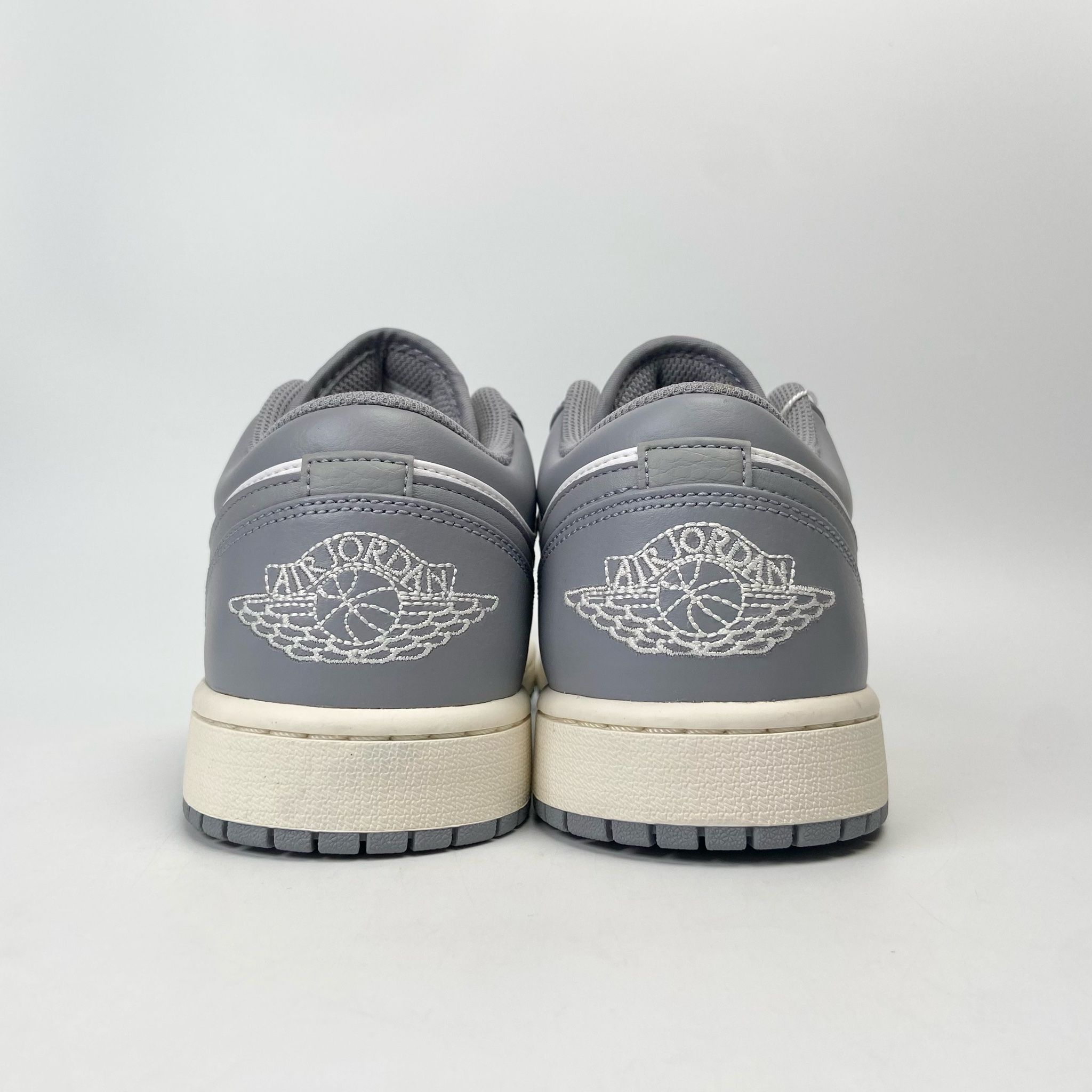 NIKE AIR JORDAN 1 LOW VINTAGE GREY 553558-053