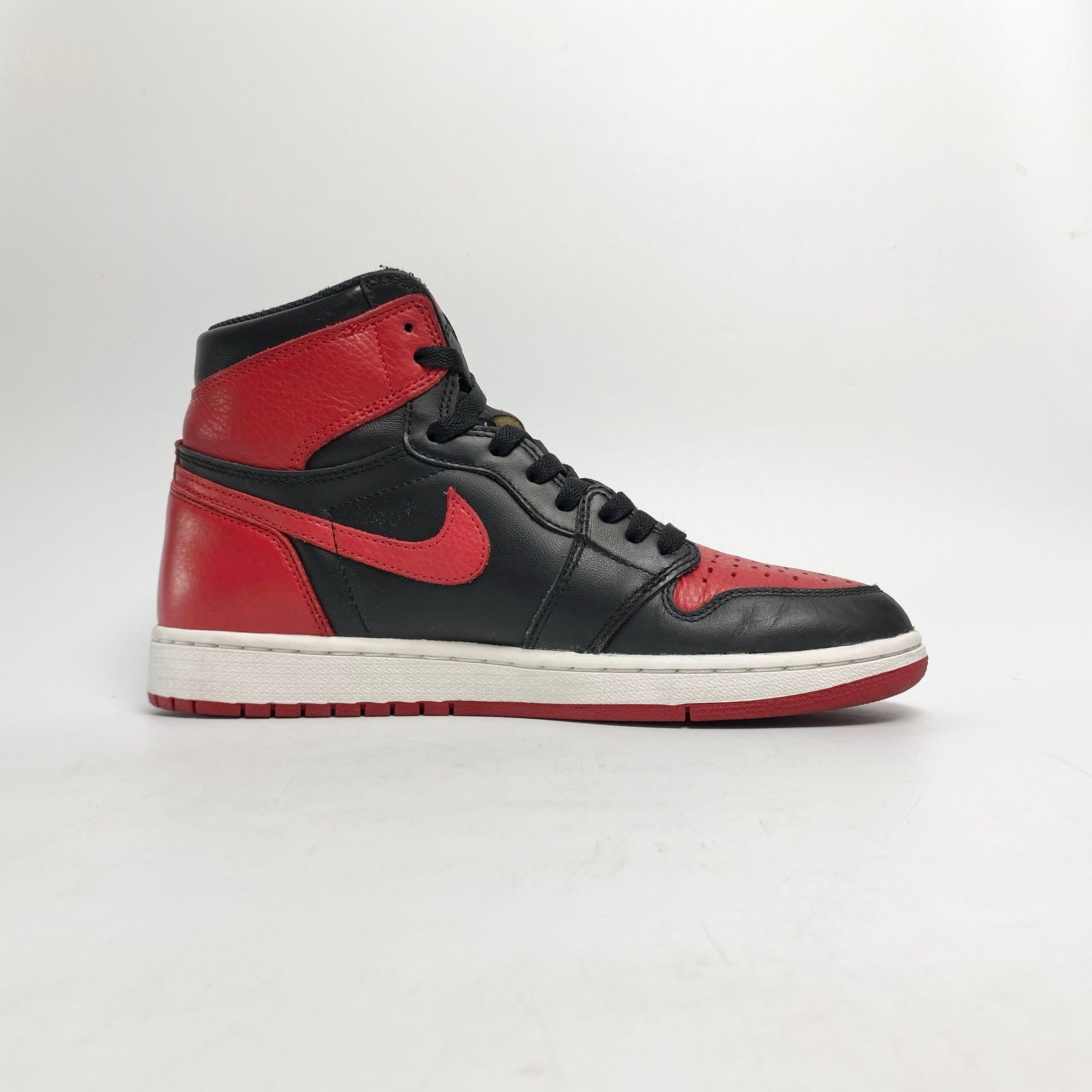 NIKE AIR JORDAN 1 RETRO BRED BANNED (2016) 555088-001