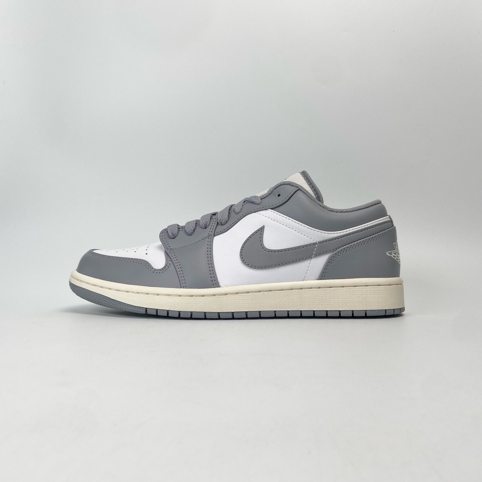 NIKE AIR JORDAN 1 LOW VINTAGE GREY 553558-053