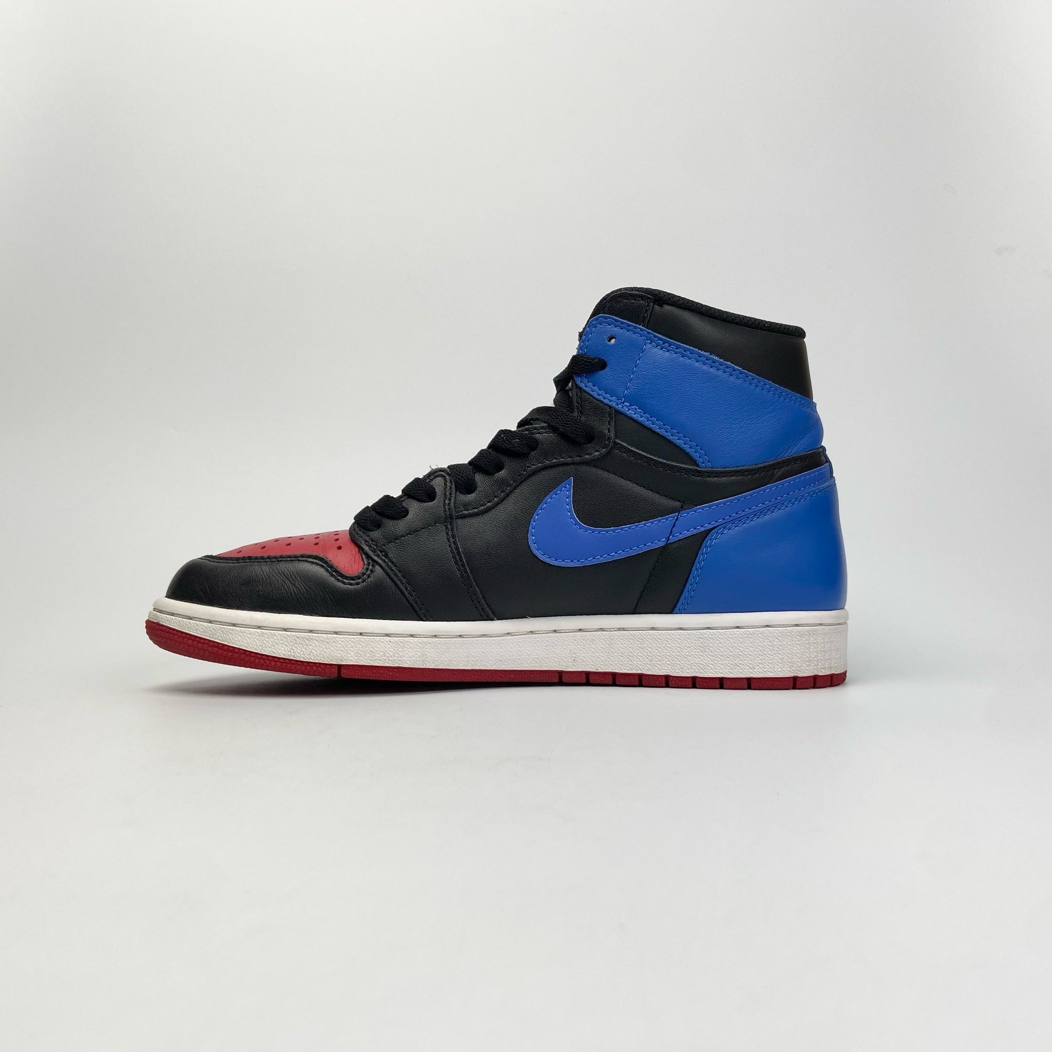 NIKE AIR JORDAN 1 RETRO TOP 3 555088-026