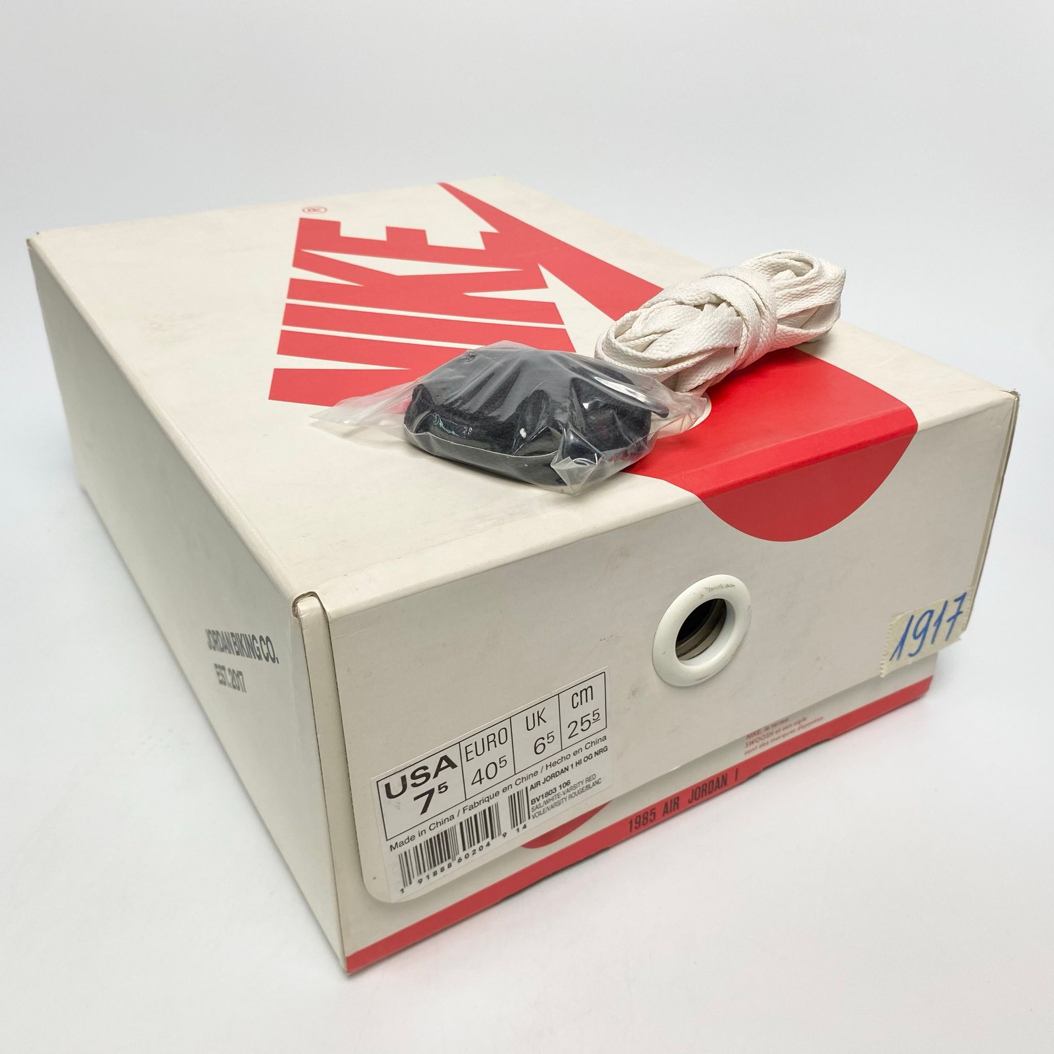 NIKE AIR JORDAN 1 RETRO HIGH OG NIGEL SYLVESTER BV1803-106