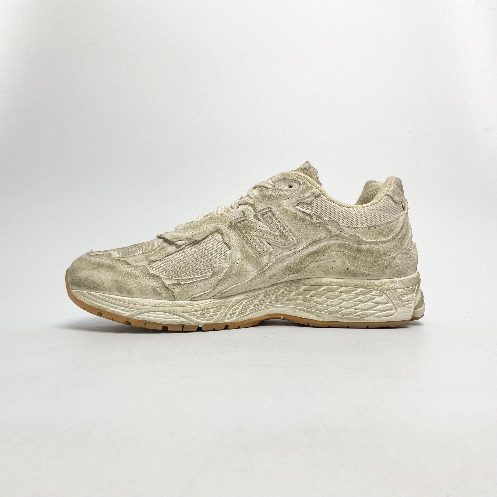 NEW BALANCE 2002R PROTECTION PACK DISTRESSED M2002RDG
