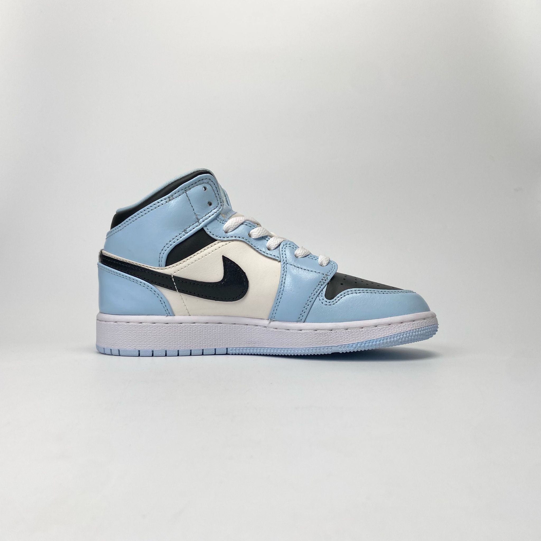 NIKE AIR JORDAN 1 MID GS ICE BLUE 555112-401
