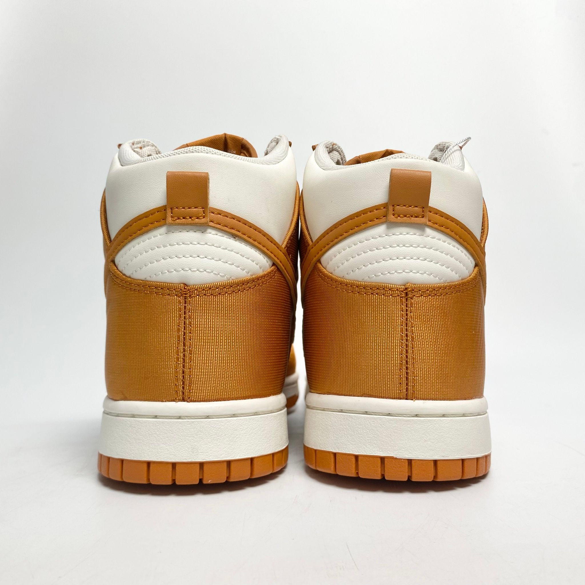NIKE DUNK HIGH RETRO SE MONARCH DV7223-800