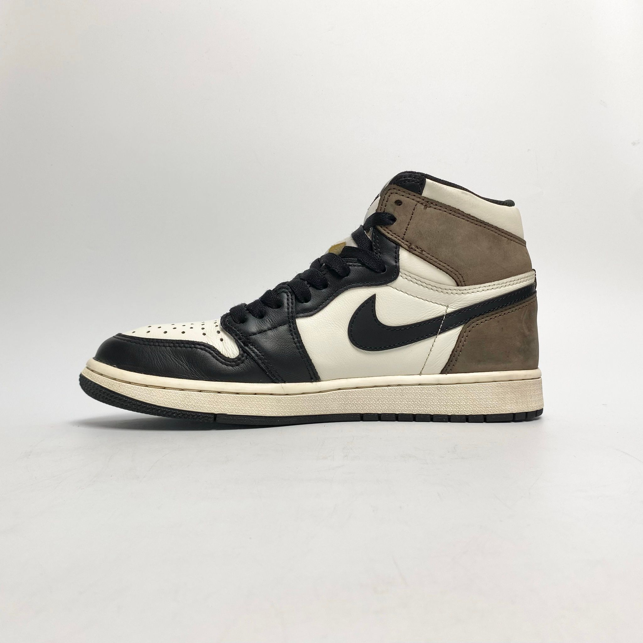 NIKE AIR JORDAN 1 RETRO HIGH OG DARK MOCHA 555088-105