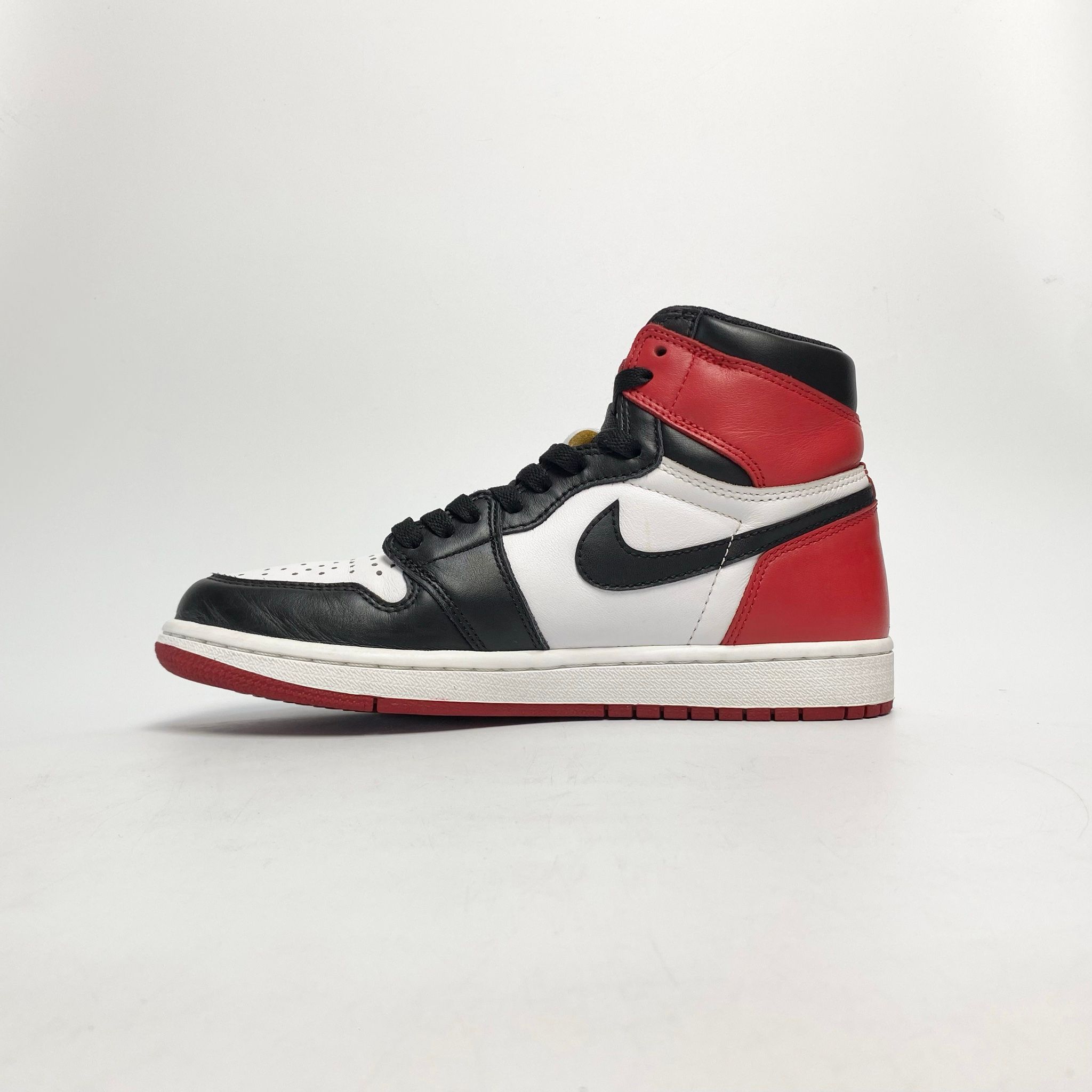 NIKE AIR JORDAN 1 RETRO BLACK TOE 555088-125