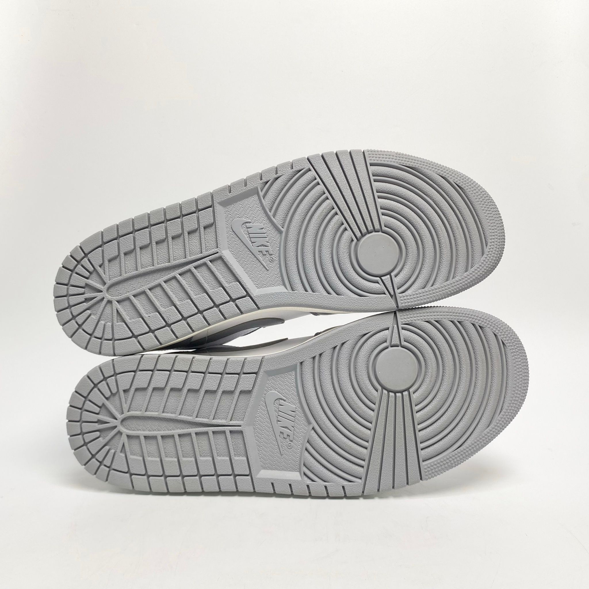 NIKE AIR JORDAN 1 LOW VINTAGE GREY 553558-053