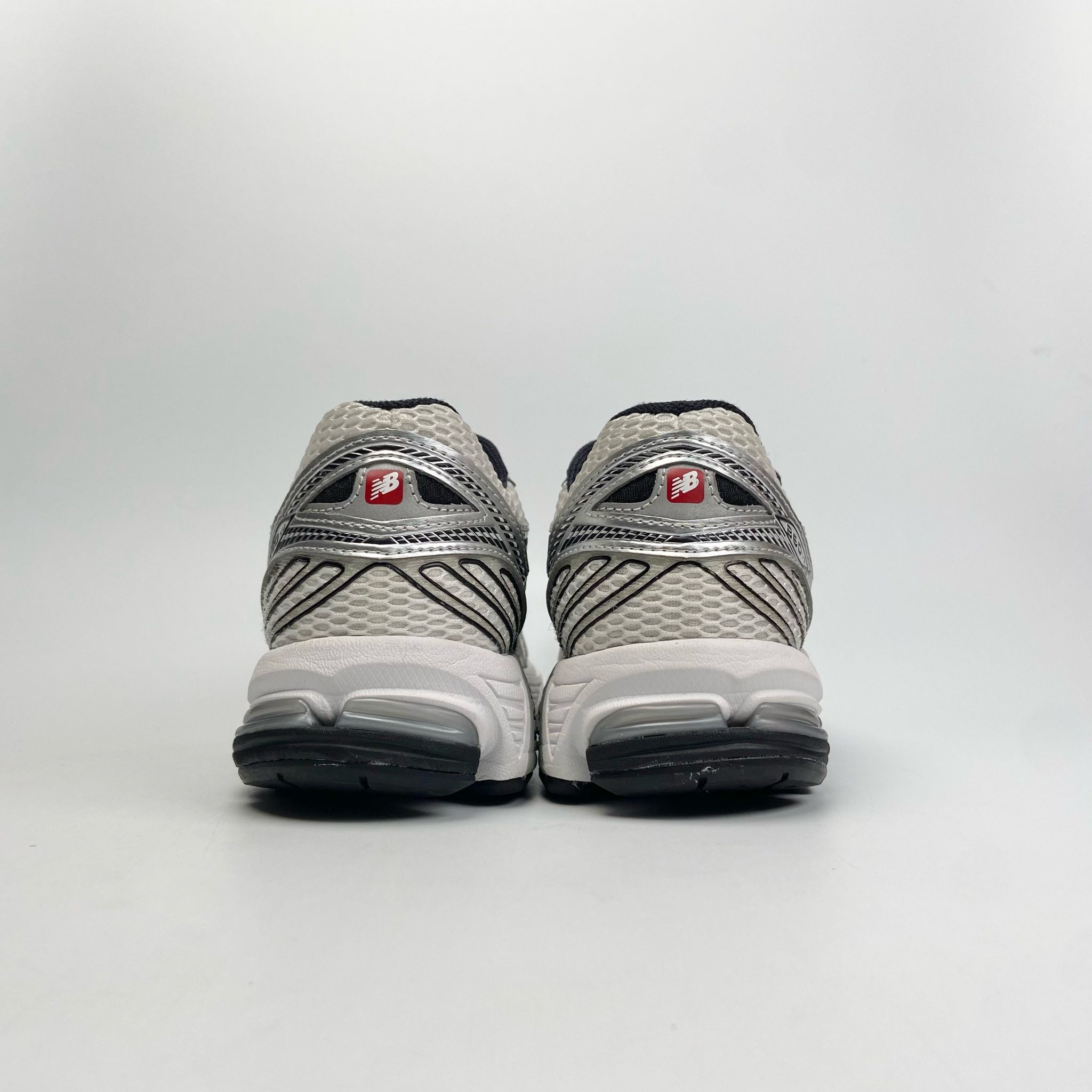 NEW BALANCE 860 D WHITE BLACK ML860XD