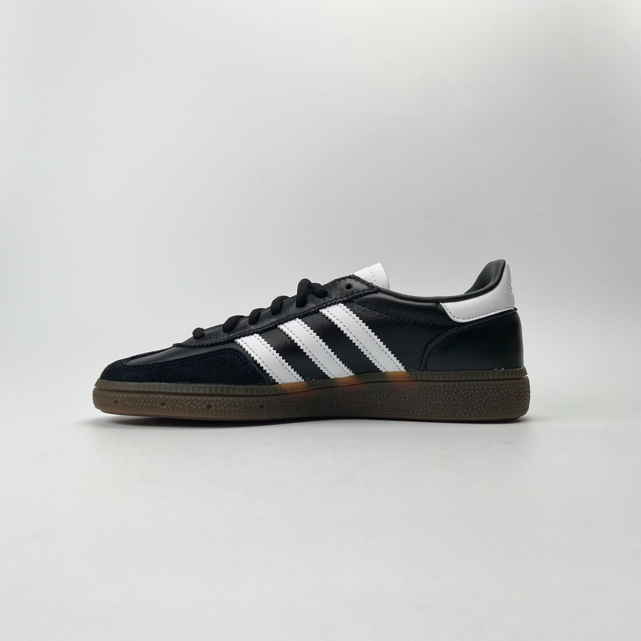 ADIDAS SPEZIAL HANDBALL CORE BLACK WHITE IE3402