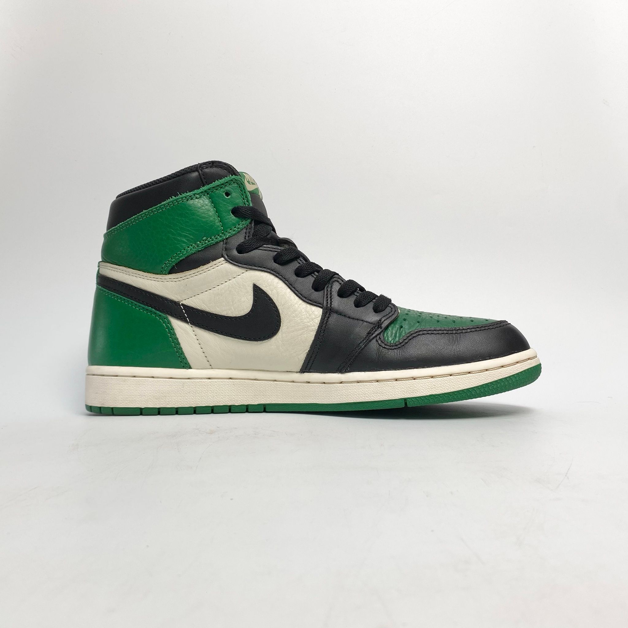 NIKE AIR JORDAN 1 RETRO HIGH OG PINE GREEN 555088-302