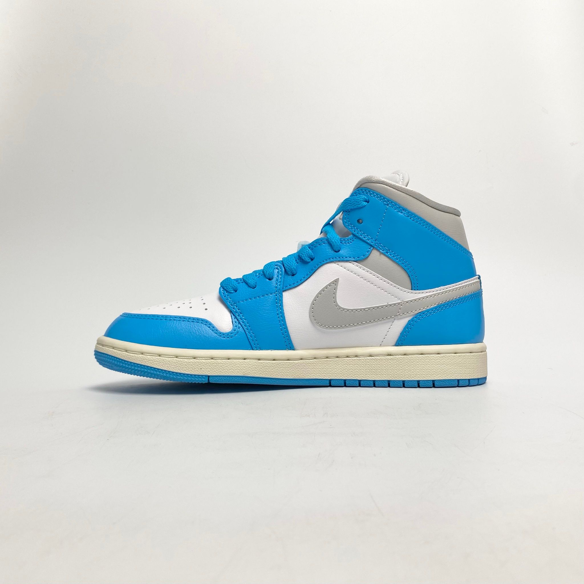 NIKE AIR JORDAN 1 MID DARK POWDER BLUE - BQ6472-400