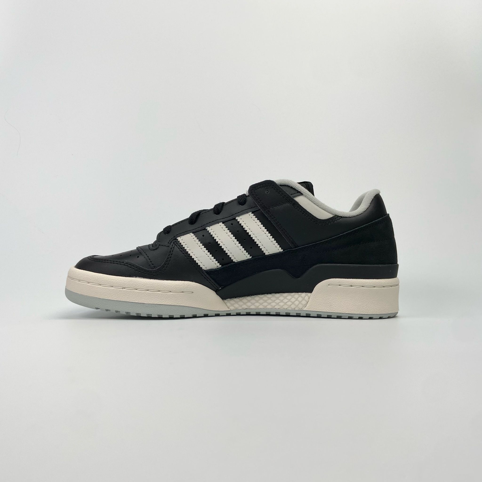 ADIDAS FORUM LOW BLACK IE7218