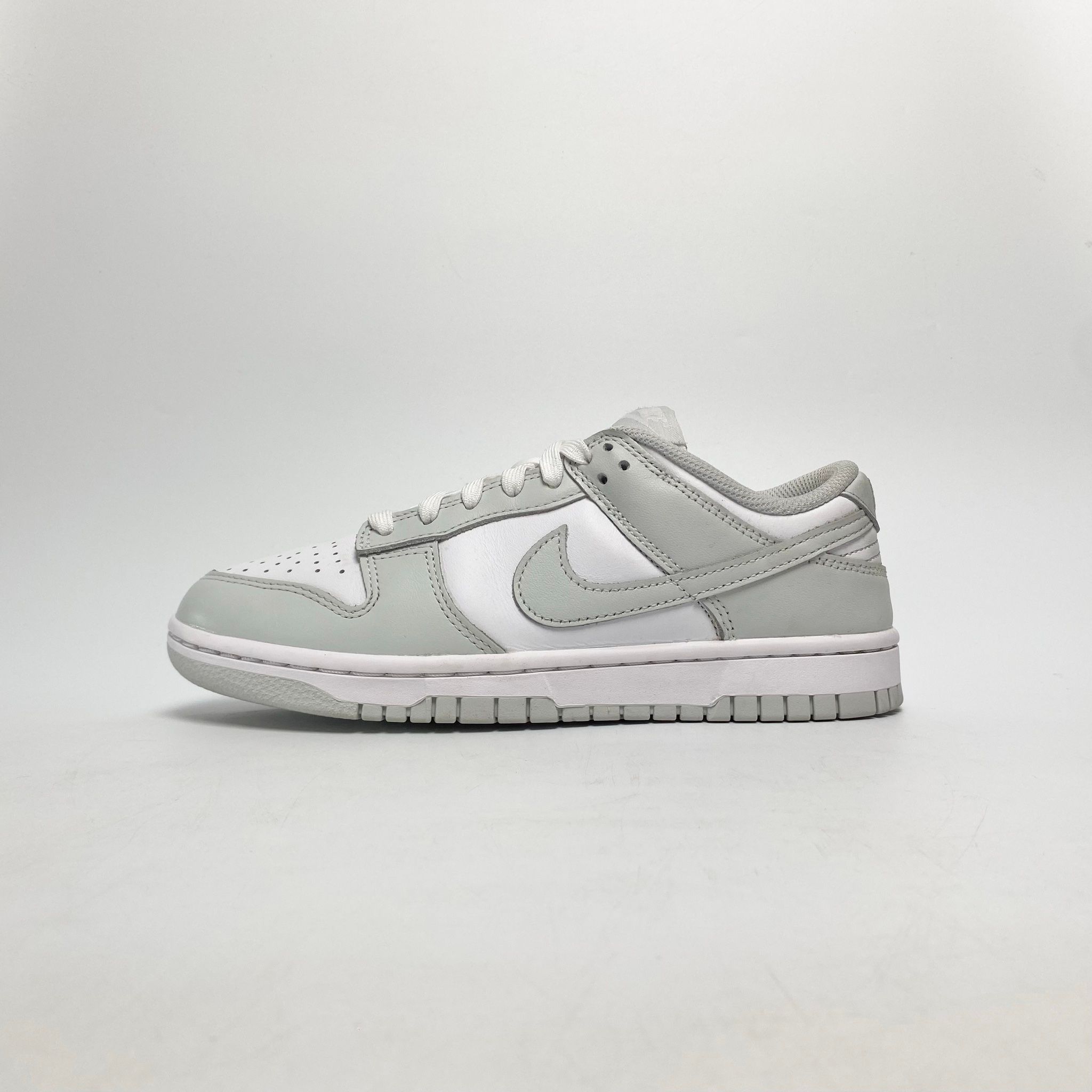 NIKE WMNS DUNK LOW PHOTON DUST DD1503-103