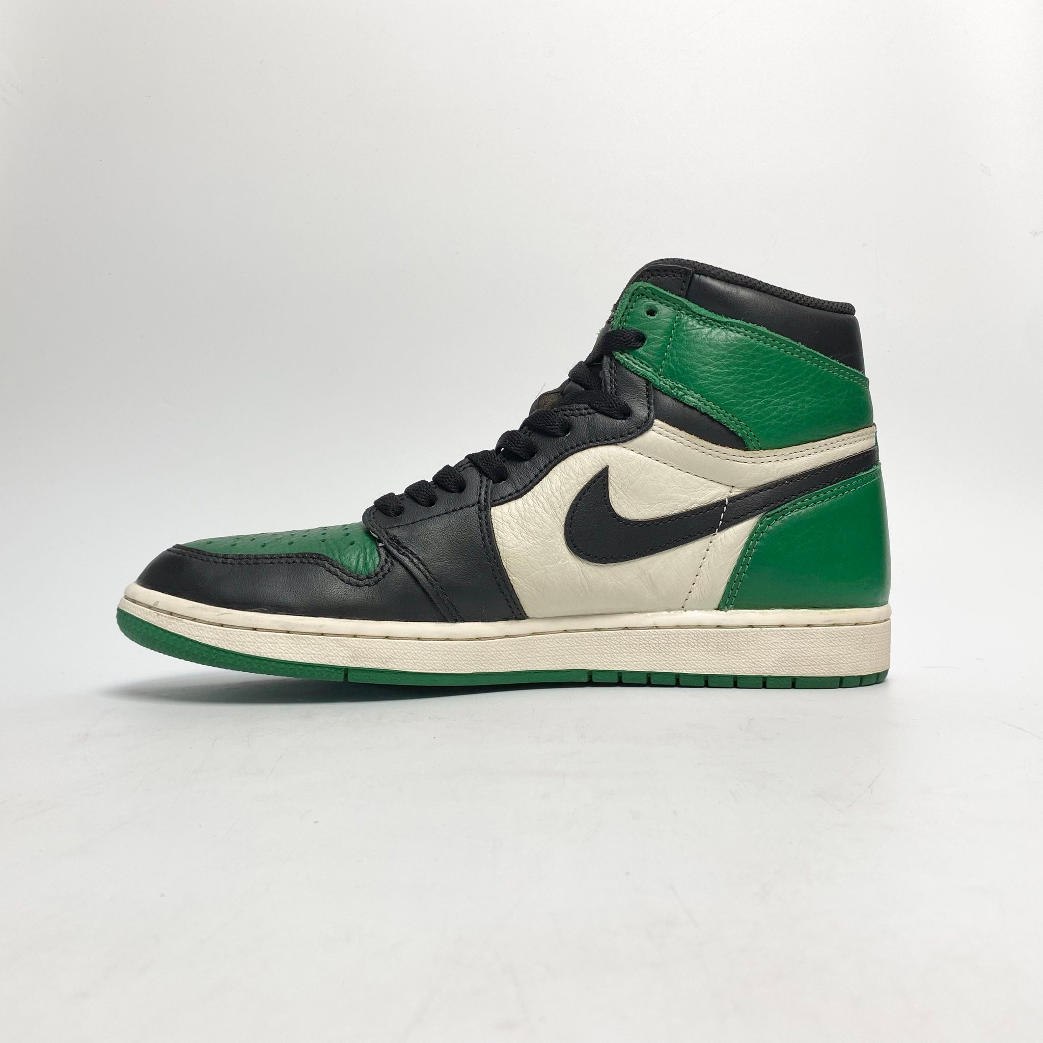 NIKE AIR JORDAN 1 RETRO HIGH OG PINE GREEN 555088-302