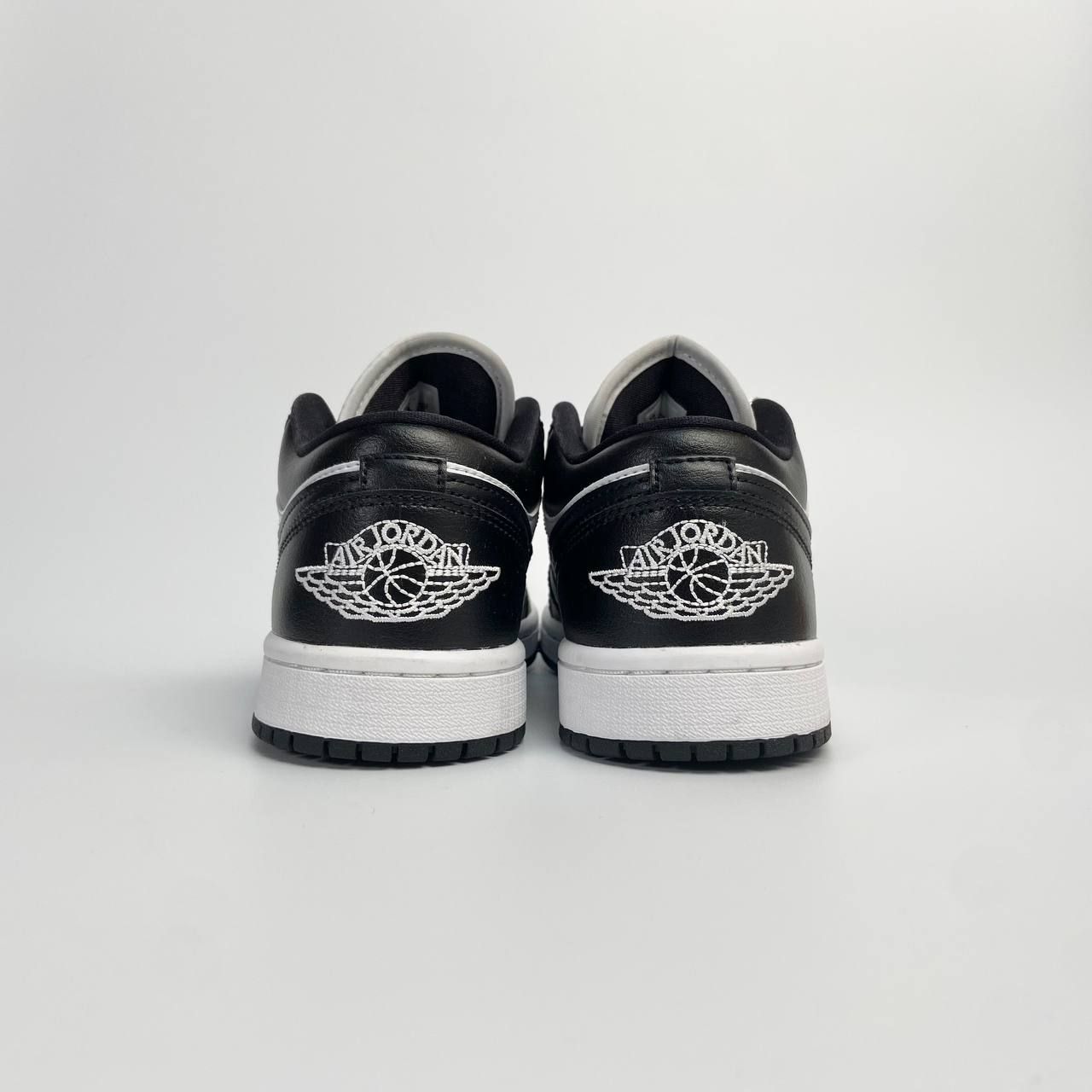 NIKE AIR JORDAN 1 LOW PANDA DC0774-101