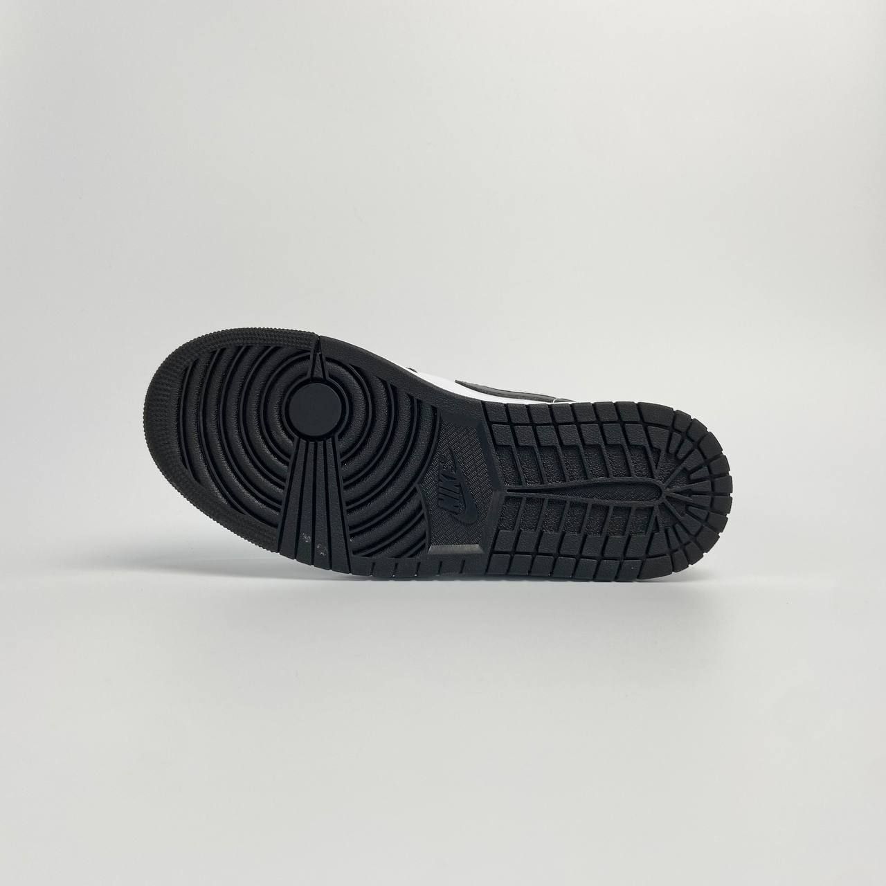 NIKE AIR JORDAN 1 LOW PANDA DC0774-101