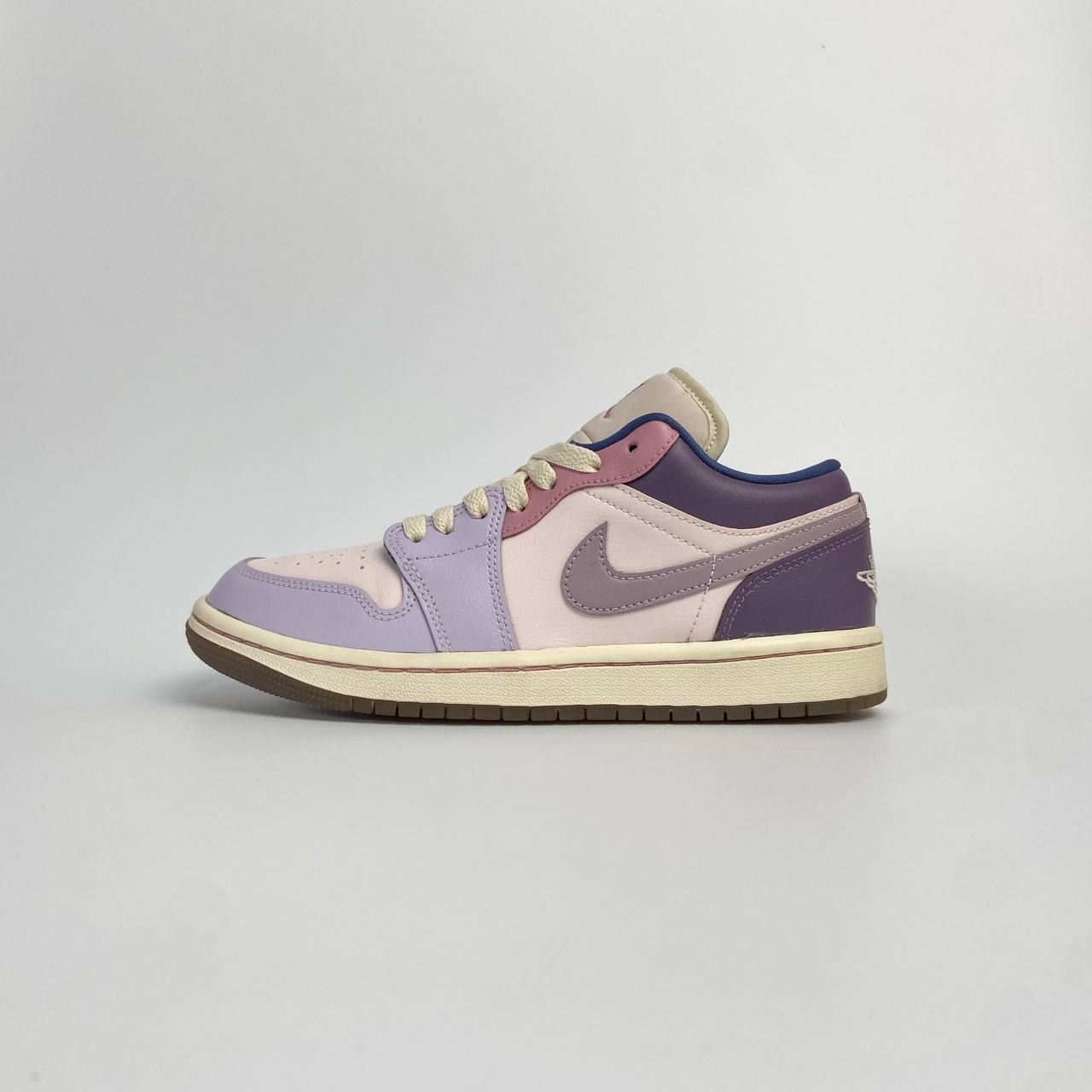 NIKE AIR JORDAN 1 LOW PASTEL PURPLE DZ2768-651