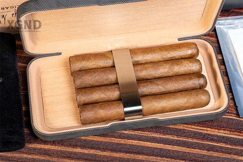 Hộp Đựng Cigar 4 Điếu Cầm Tay Diesel Chính Hãng