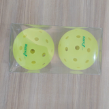 Bóng Pickleball: Bóng thông thường (màu vàng) | Bóng thi đấu chuyên nghiệp 101P (màu xanh nhạt)