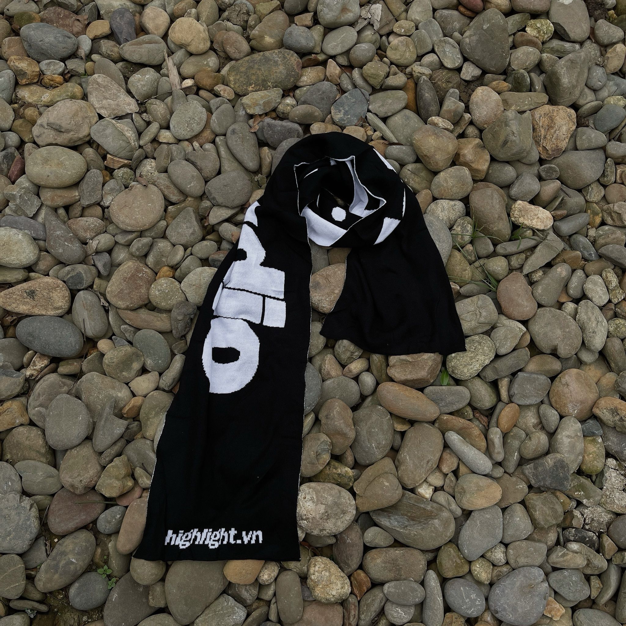 HLIGHT STUDIO SCARF