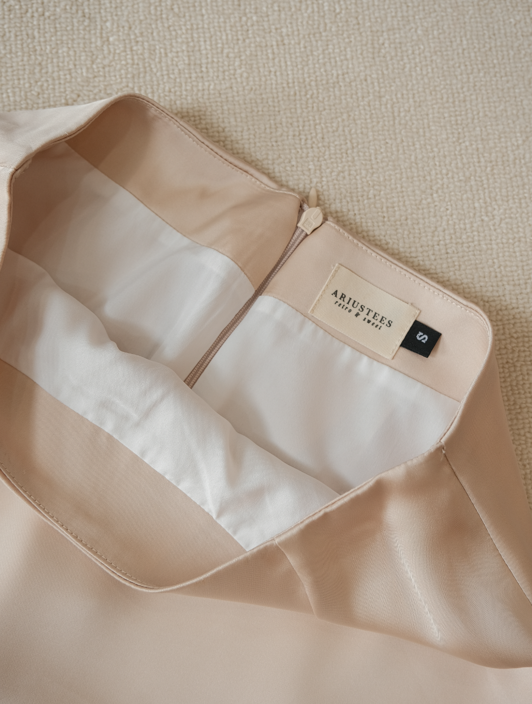 SILKY MIDI SKIRT - BEIGE