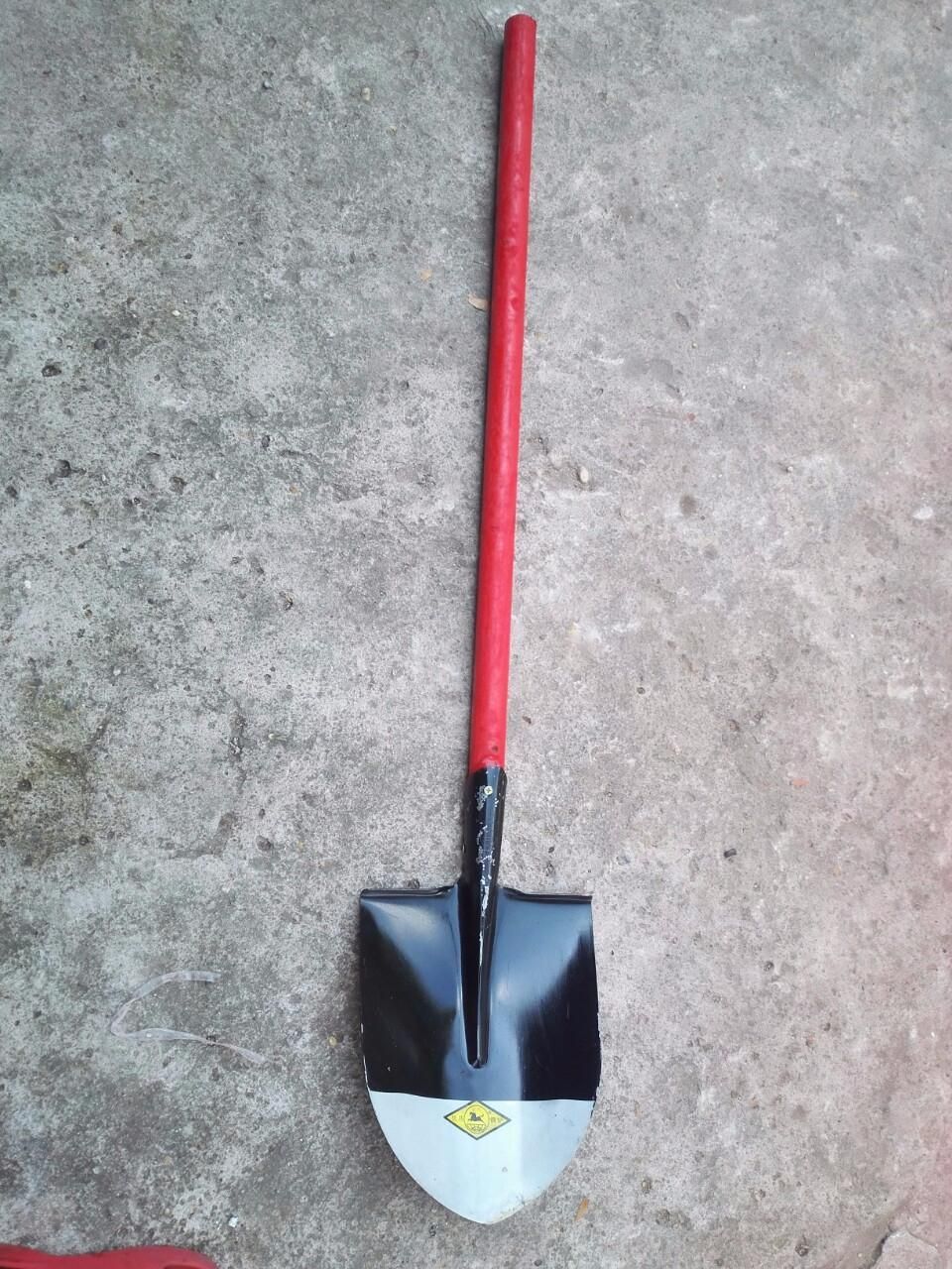 Xẻng xúc cát chữa cháy