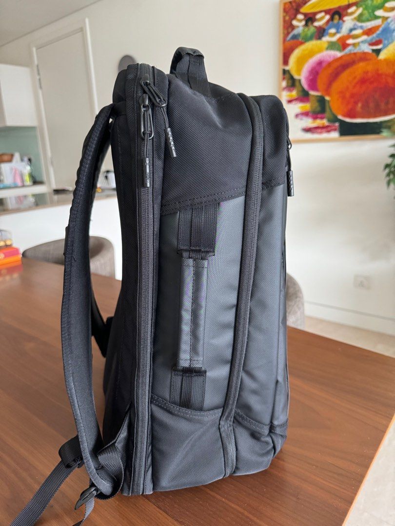 The North face 30 litre travel back pack