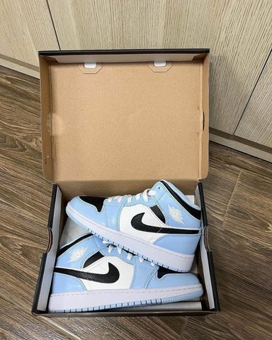 Nike Air Jordan 1 Mid Ice Blue GS 555112 401