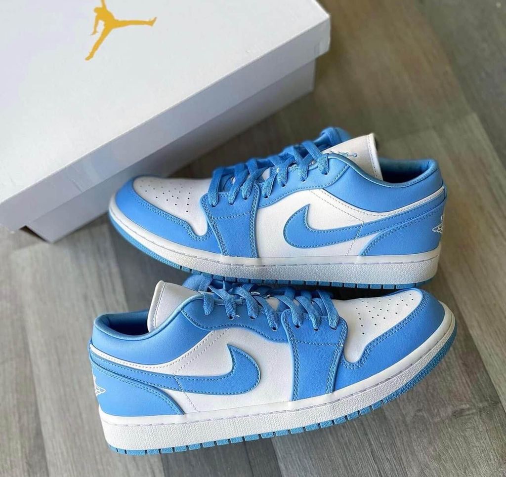 Air Jordan 1 Low UNC AO9944 441