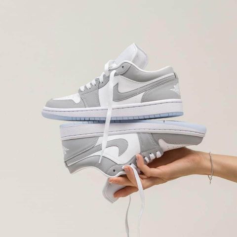 Air Jordan 1 Low Wolf Grey DC0774 105