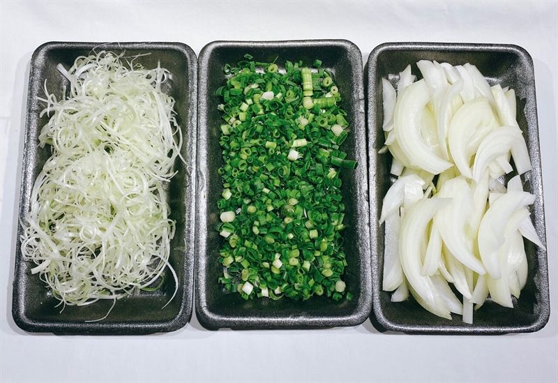 「カット野菜3種セット」 玉ねぎ・青ネギ・白ネギ / Set rau : hành tây- hành xanh- hành paro
