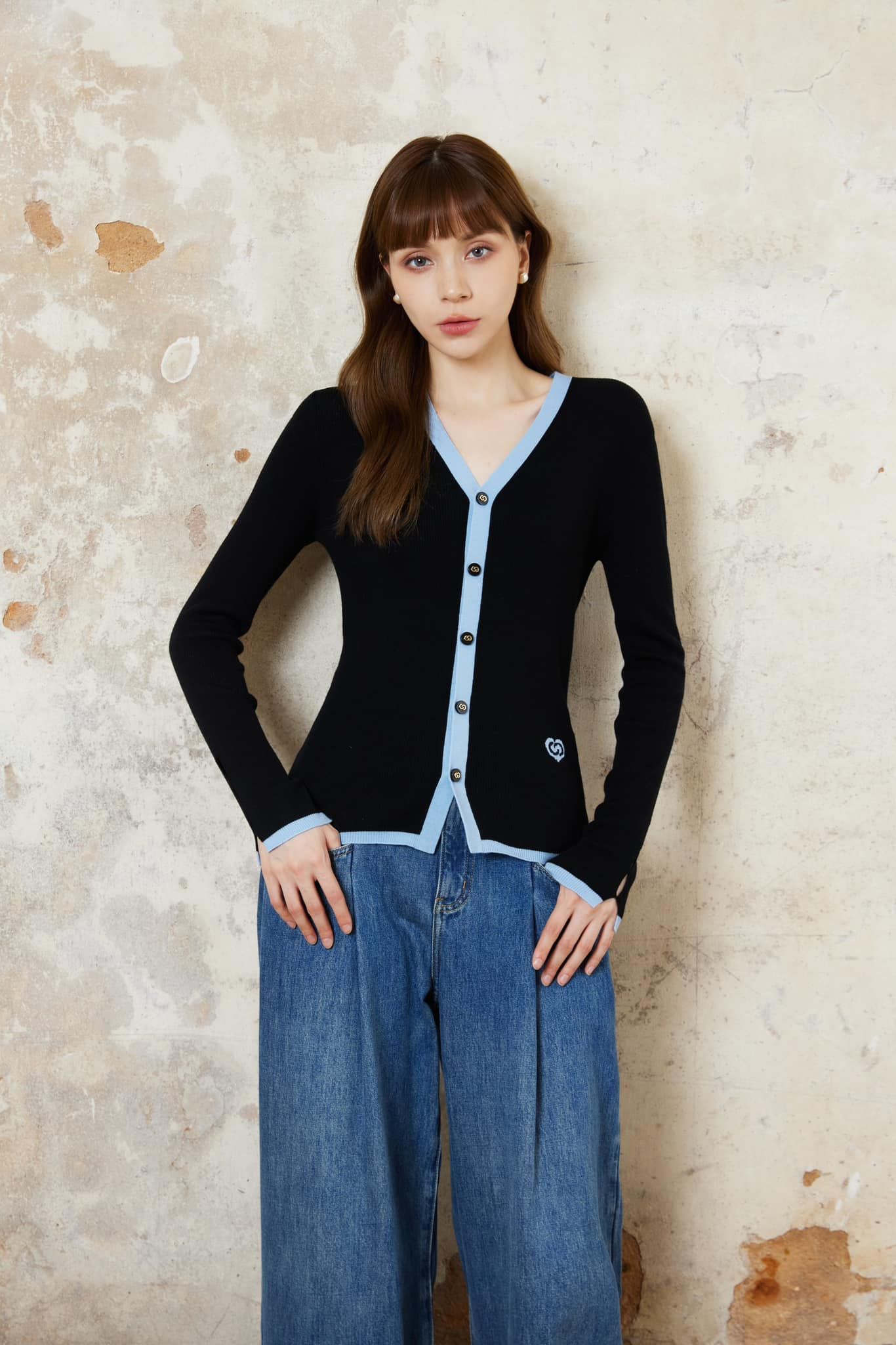 Áo Cardigan cổ tim viền xanh