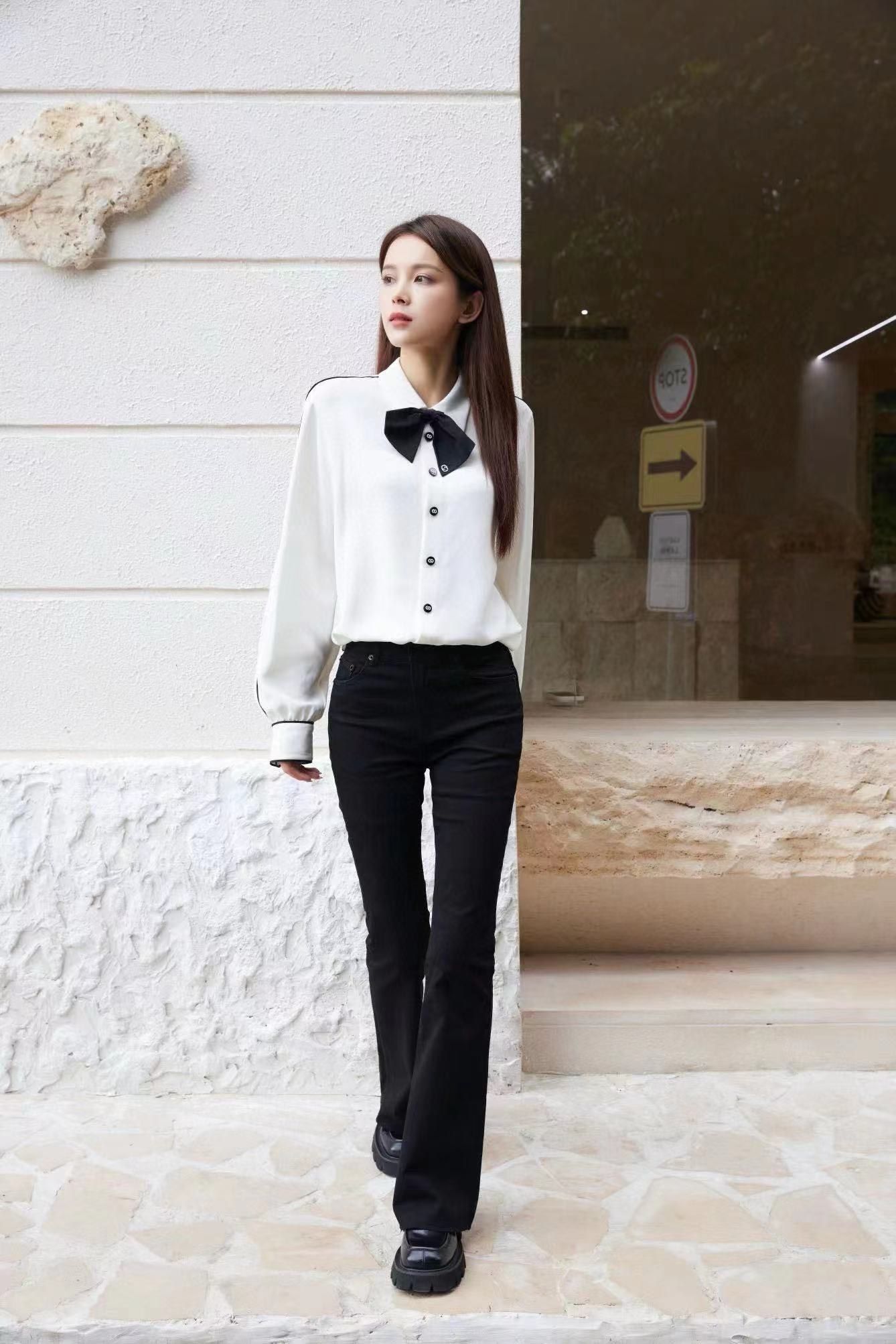 Sơ mi lụa trắng - nơ đen cổ