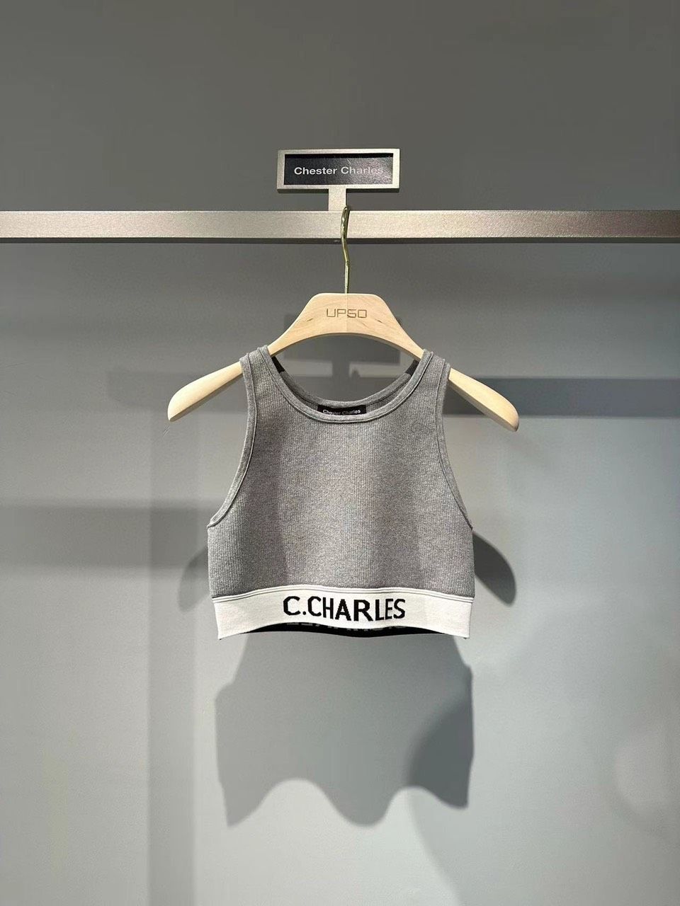 Tanktop chữ CC