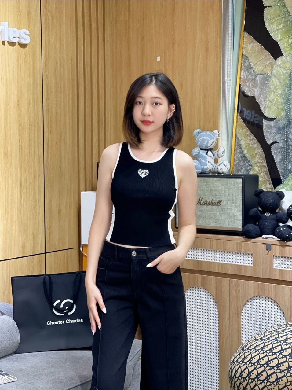 Quần jean đen ống suông - gân giữa