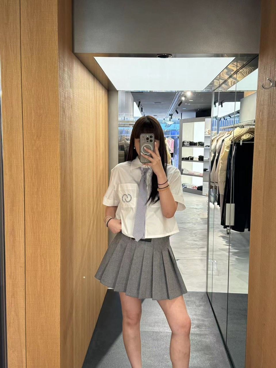 Sơ mi cà vạt kẻ xanh - dáng crop top